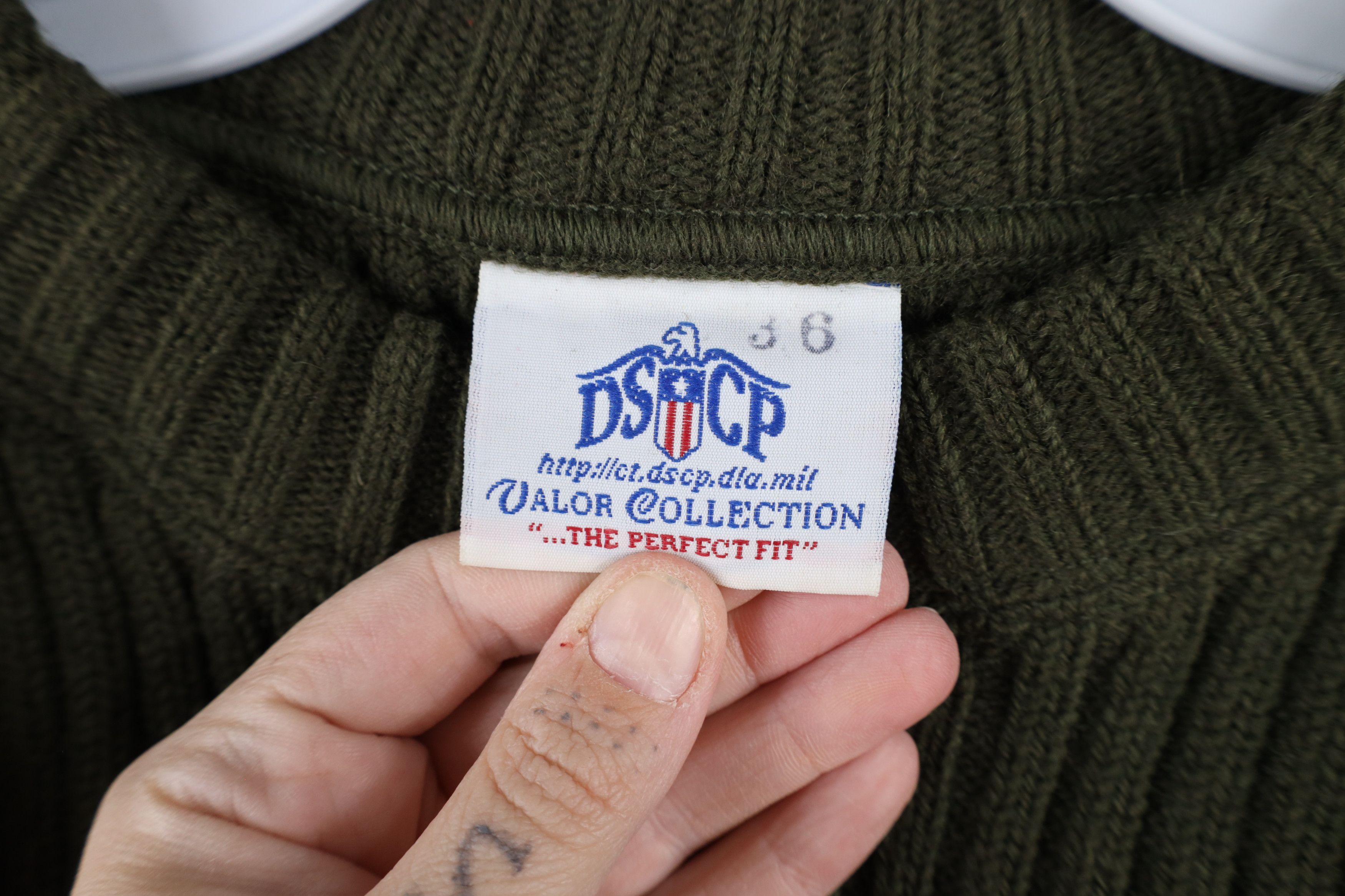 Vintage Vintage 90s Military Ribbed Knit Commando Sweater Green USA Size US L / EU 52-54 / 3 - 9 Thumbnail
