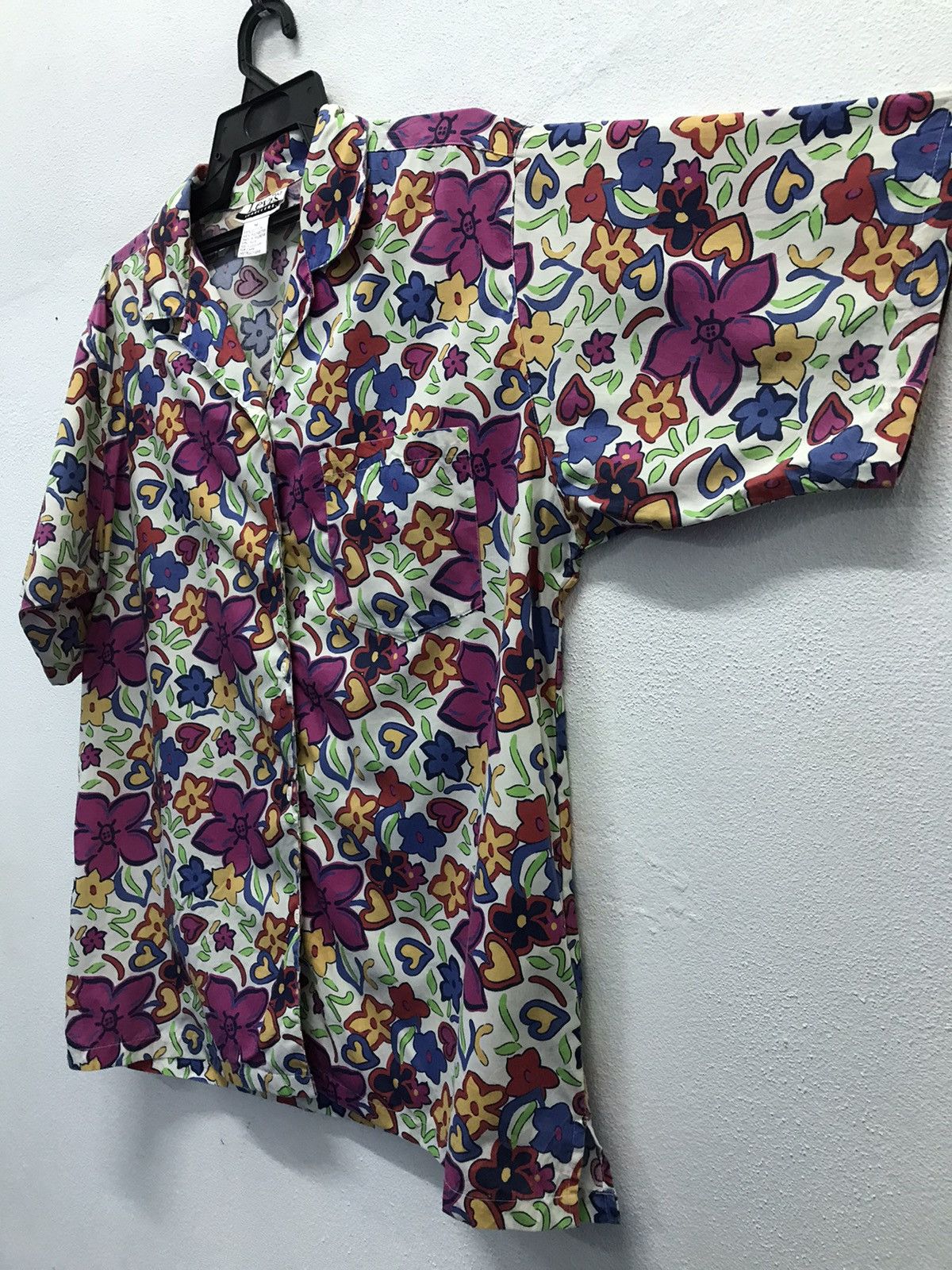 Levi's × Vintage Vintage Levi’s Hawaii Floral Travelers Short Sleeve Button Size US M / EU 48-50 / 2 - 6 Thumbnail