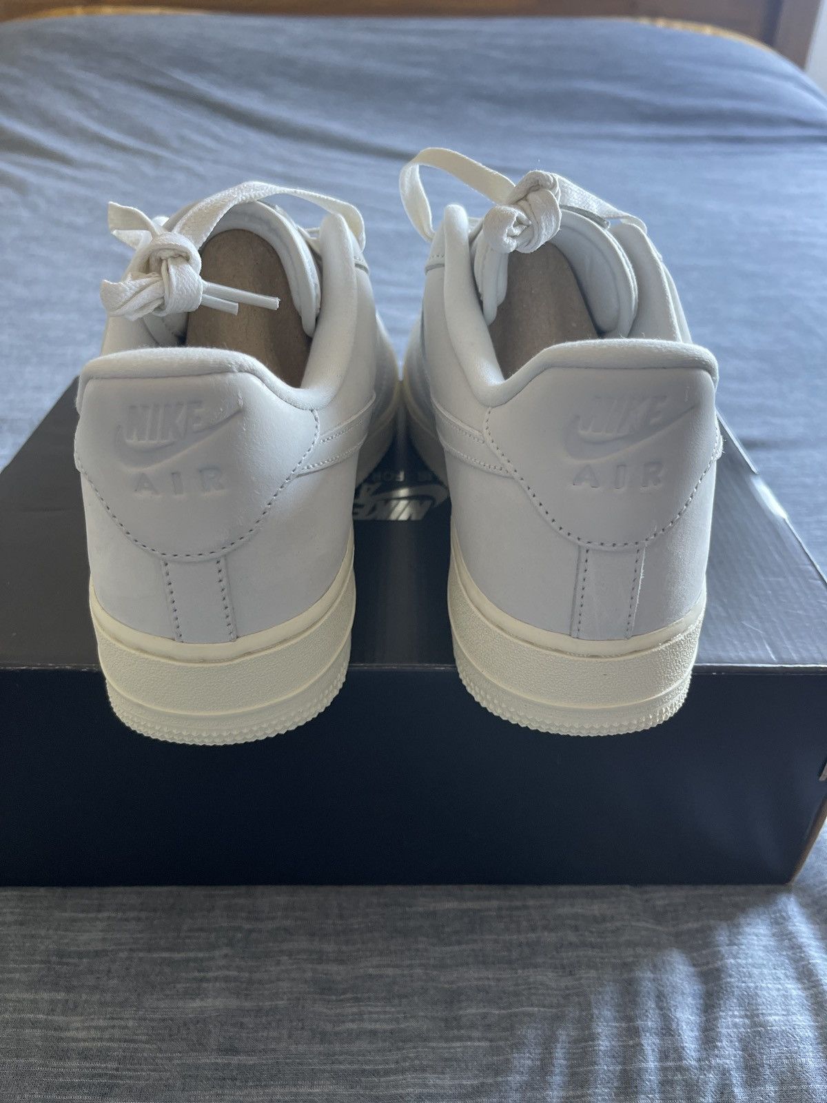 Nike Air Force 1 Summit White Size US 10.5 / EU 43-44 - 9 Thumbnail