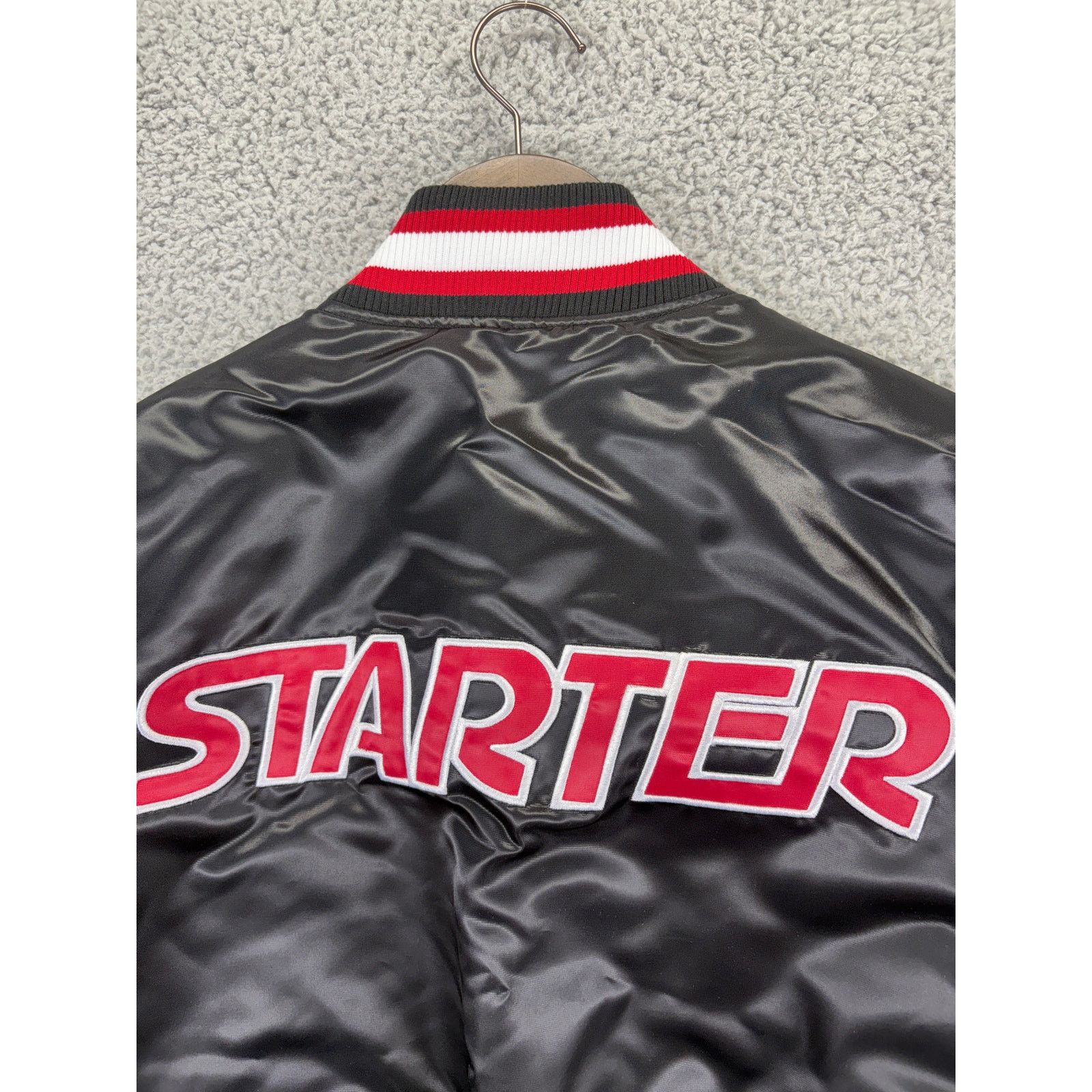 NFL Starter Retro Satin Varsity Bomber Jacket Mens Medium Black Size US M / EU 48-50 / 2 - 8 Thumbnail