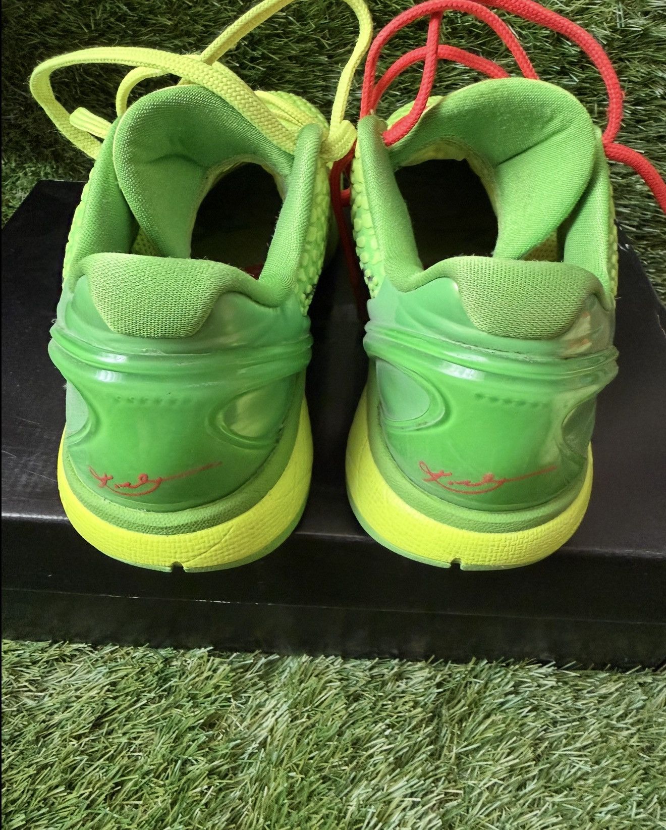 Nike NIKE KOBE 6 PROTO GRINCH SZ 7.5 Size US 7.5 / EU 40-41 - 6 Thumbnail