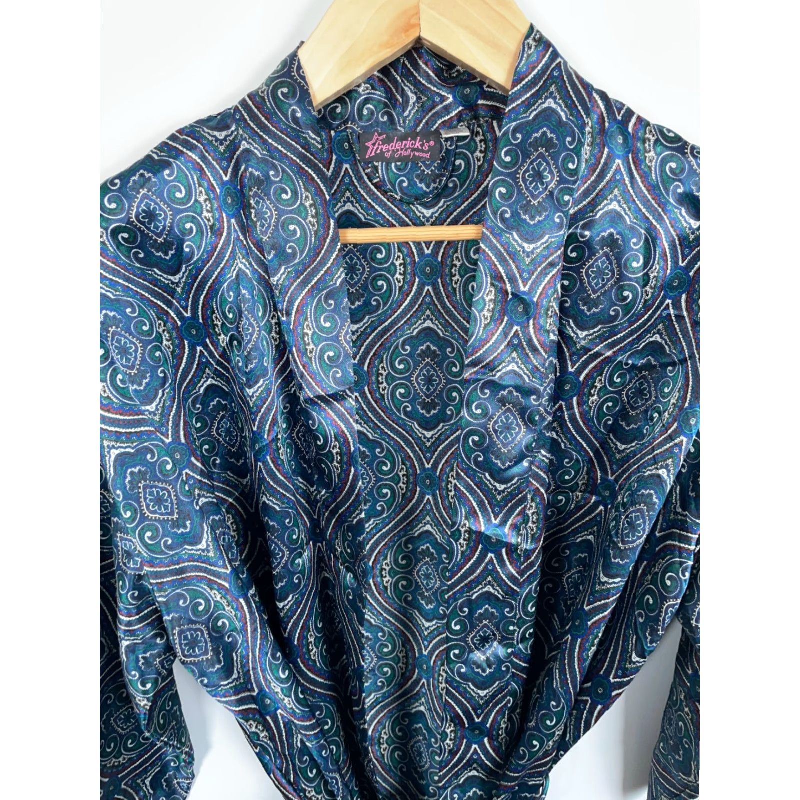 Vintage Frederick's of Hollywood Belted Robe One Size Blue Paisley Satin Kimono Retro Women’s Robe Belted Kimono Size ONE SIZE - 7 Thumbnail