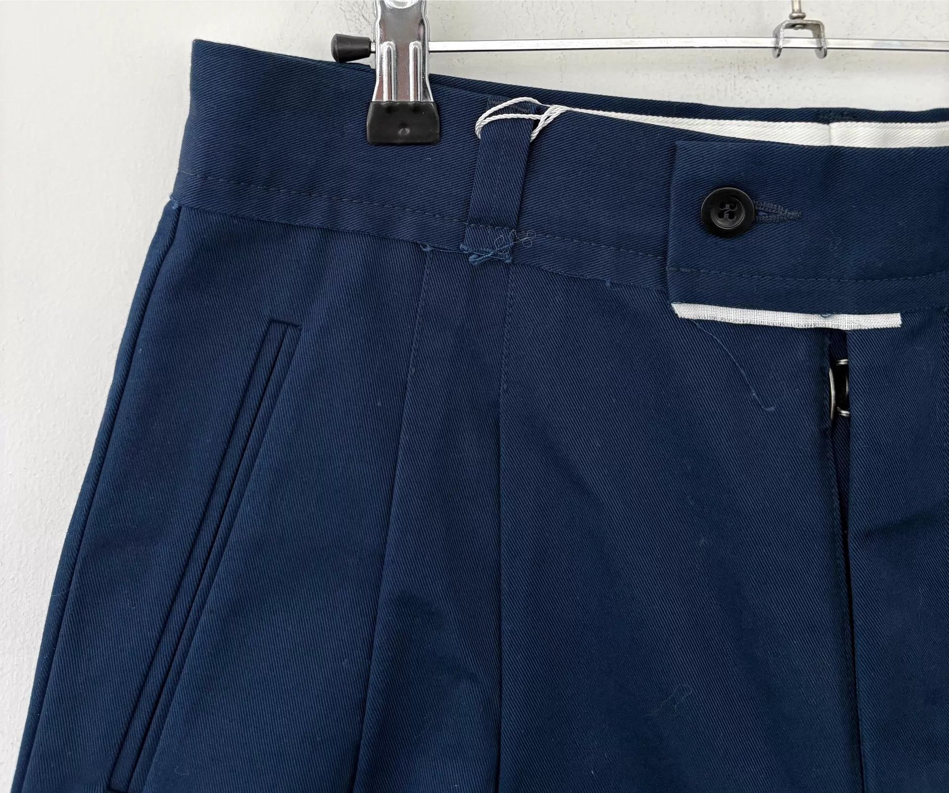Maison Margiela Maison Margiela 22ss Men Pleat Straight Chino Navy 46 (NWT) Size US 30 / EU 46 - 5 Thumbnail