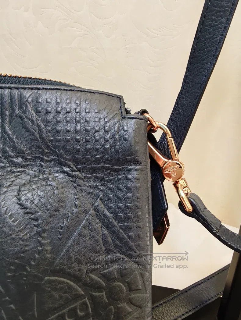 Vivienne Westwood Vivienne Westwood size os Black embossed crossbody bag Size ONE SIZE - 3 Thumbnail