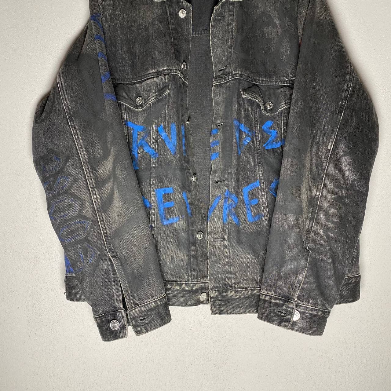 Balenciaga Balenciaga Graffiti Oversize Denim Jacket Size US S / EU 44-46 / 1 - 2 Thumbnail