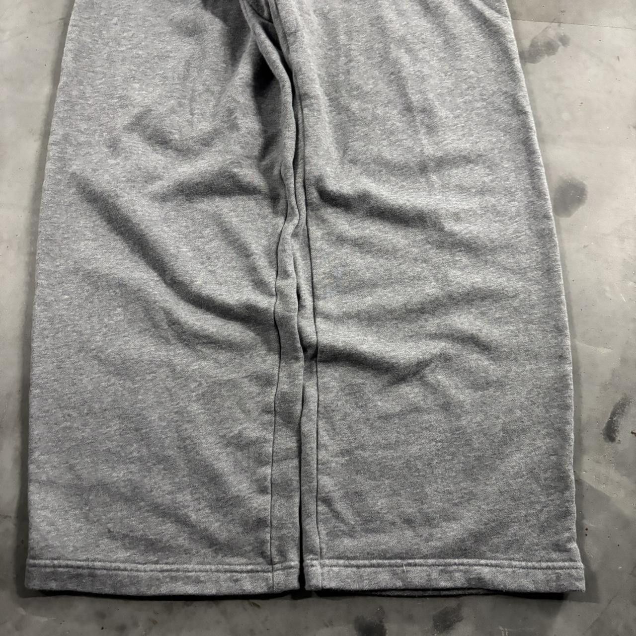 Vintage Crazy Vintage Y2K/2000s Baggy Light Grey Essential Sweatpants! Fits L. Size US 34 / EU 50 - 5 Thumbnail