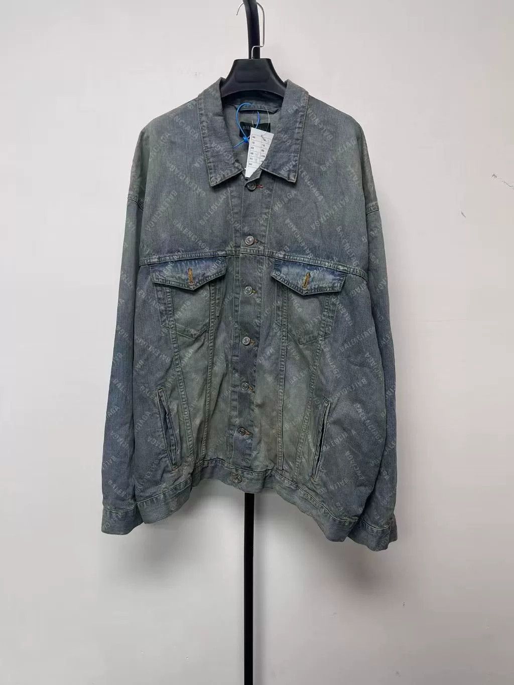 Balenciaga Balenciaga Logo Print Distressed Denim Jacket Size US L / EU 52-54 / 3 - 1 Thumbnail