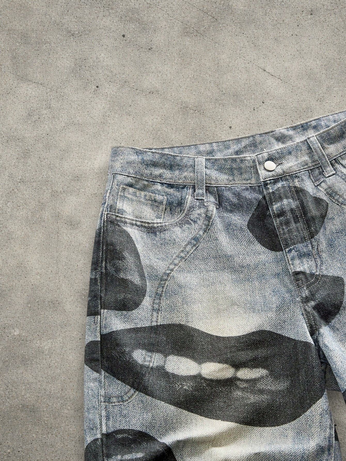 Japanese Brand Lip Print jeans shorts Size US 32 / EU 48 - 4 Thumbnail