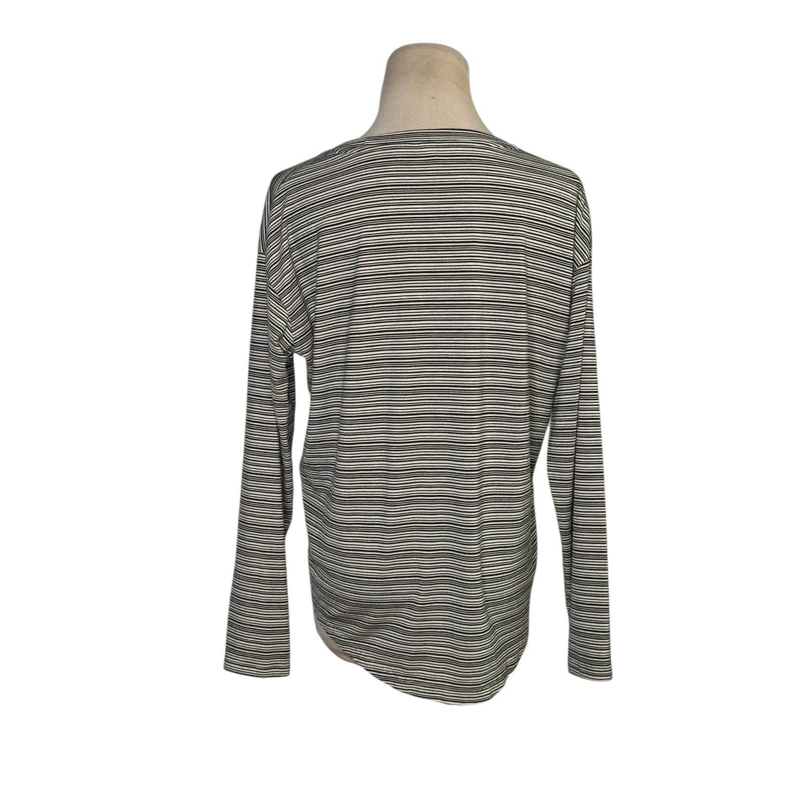 Athleta Athleta black white striped long sleeves t shirt size Small Size S / US 4 / IT 40 - 7 Thumbnail