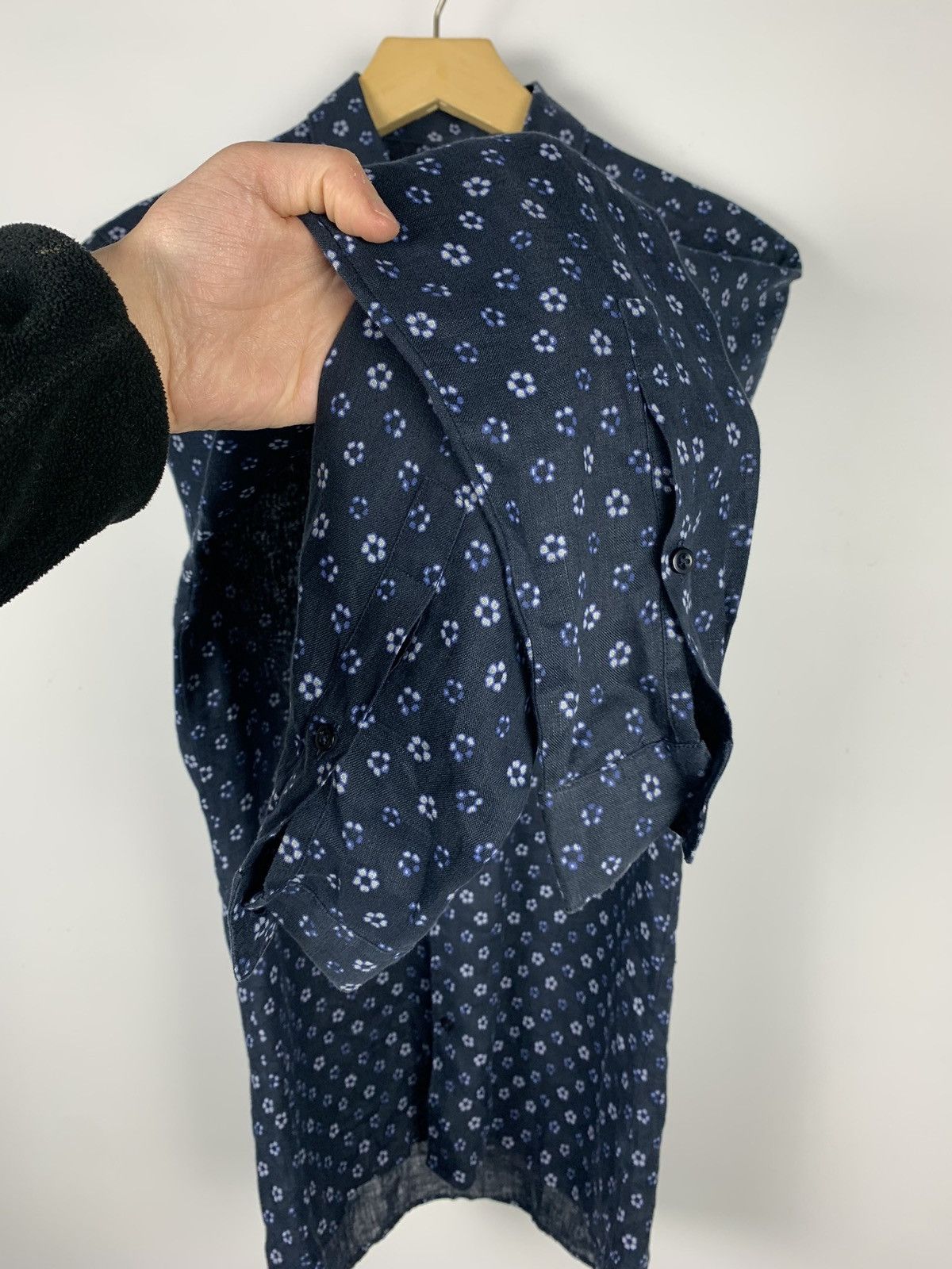 The Kooples The Kooples Linen Shirt Fitted Floral Pattern Men Size Small Size US S / EU 44-46 / 1 - 7 Thumbnail