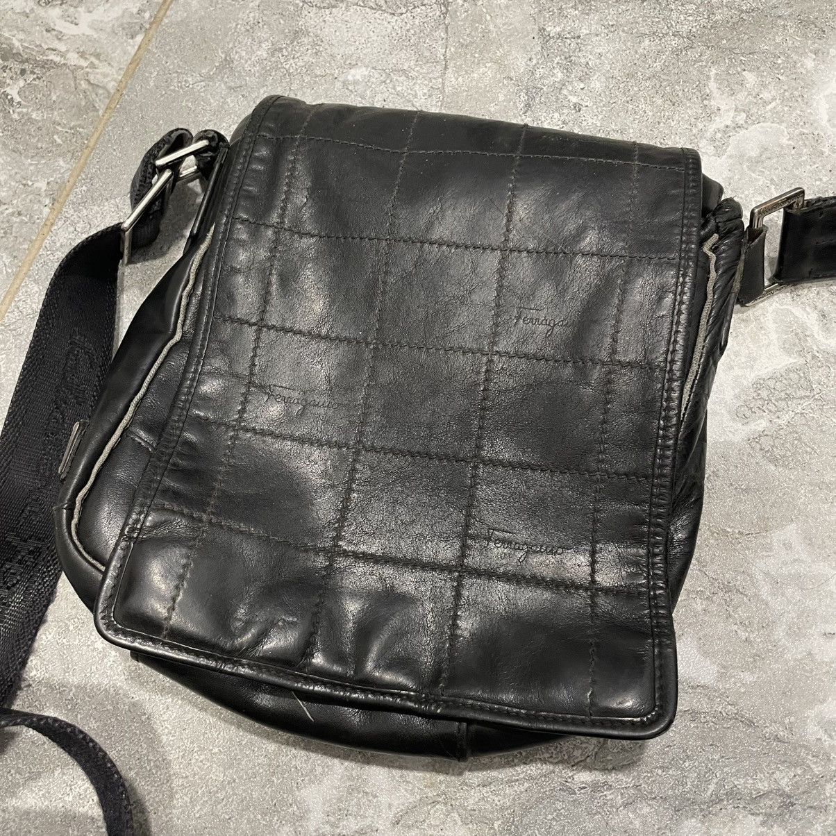 Vintage SALVATORE FERRAGAMO BUCKET EMBOSSED BAGPACK bag sling old Size ONE SIZE - 4 Thumbnail