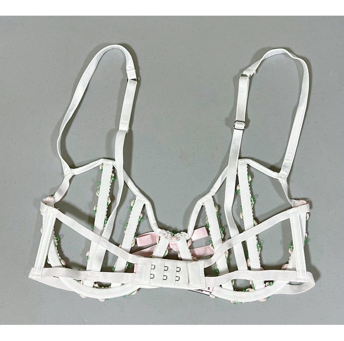 Victoria's Secret White Flowers Floral Cut-Out Bra Bralette Lingerie Size 34C🎀 Size S / US 4 / IT 40 - 4 Thumbnail