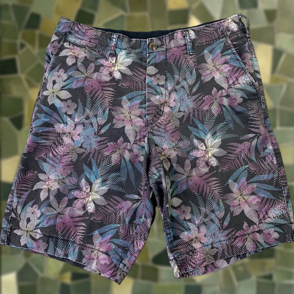 American Eagle Outfitters American Eagle Mens Shorts Bermuda Black Floral Tropical Next Level Flex Size 32 Mens Size US 32 / EU 48 - 1 Thumbnail