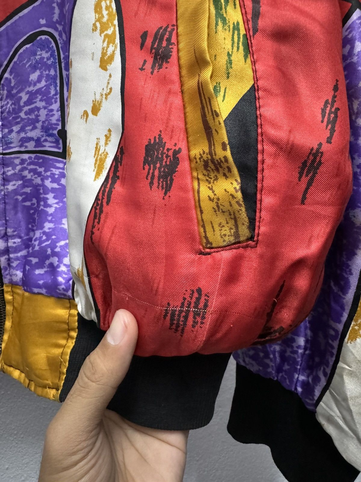 Vintage Vintage 90’s Picasso Reversible Silk Artwork Bomber Jacket Size US L / EU 52-54 / 3 - 4 Thumbnail