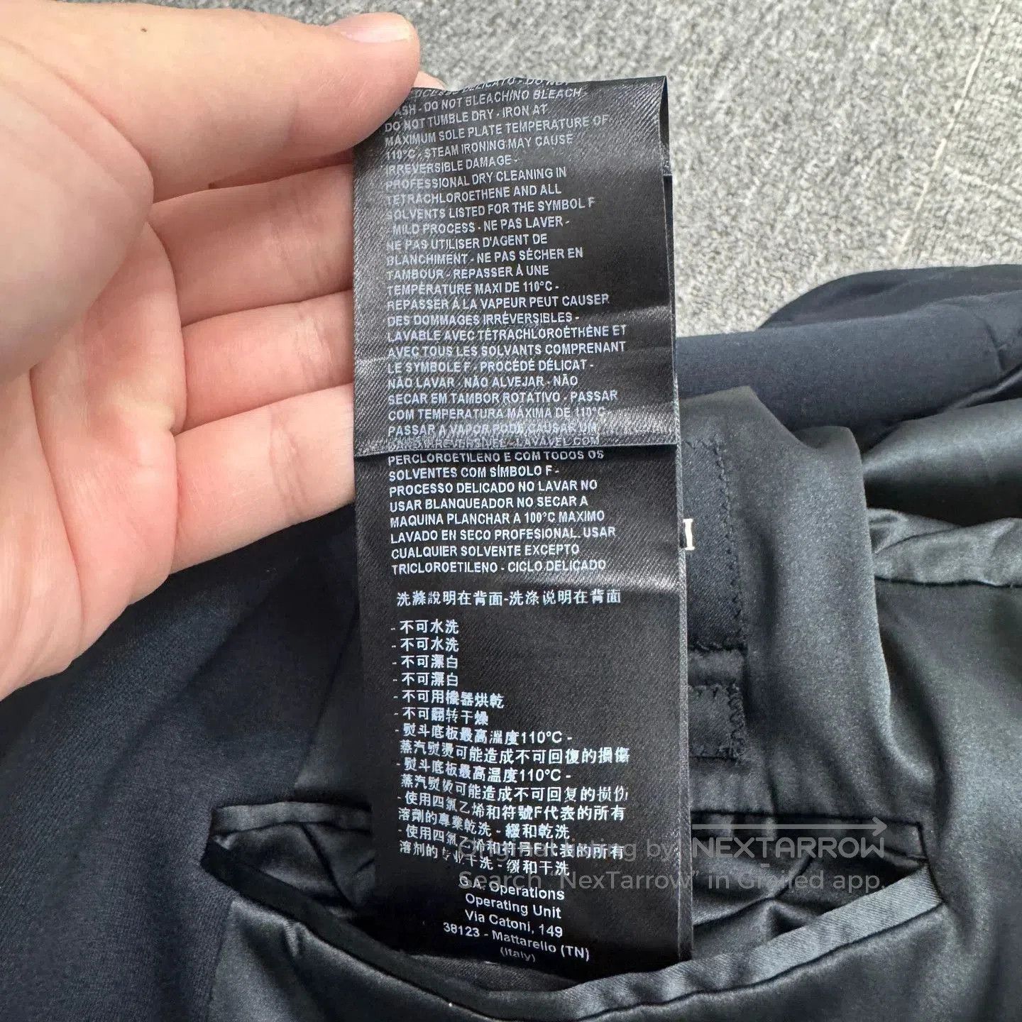 Giorgio Armani GIORGIO ARMANI Double-Breasted Coat. Size US M / EU 48-50 / 2 - 4 Thumbnail