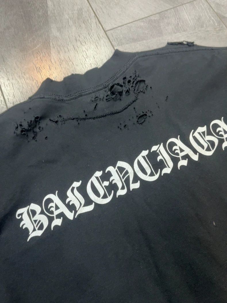 Balenciaga Balenciaga Distressed Gothic Logo Short Sleeve Tee Size US S / EU 44-46 / 1 - 1 Thumbnail