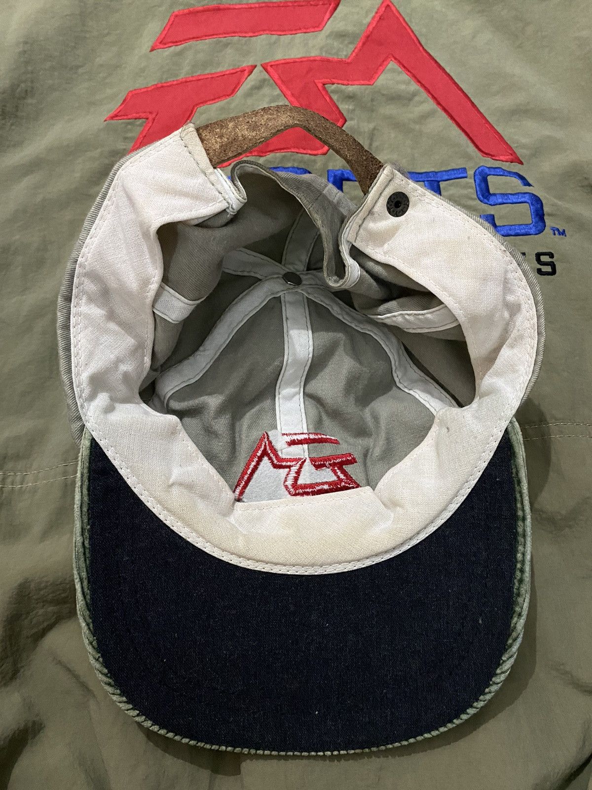 Other Vintage Electronic Arts Promo Light Jacket and Cap Size US L / EU 52-54 / 3 - 11 Thumbnail