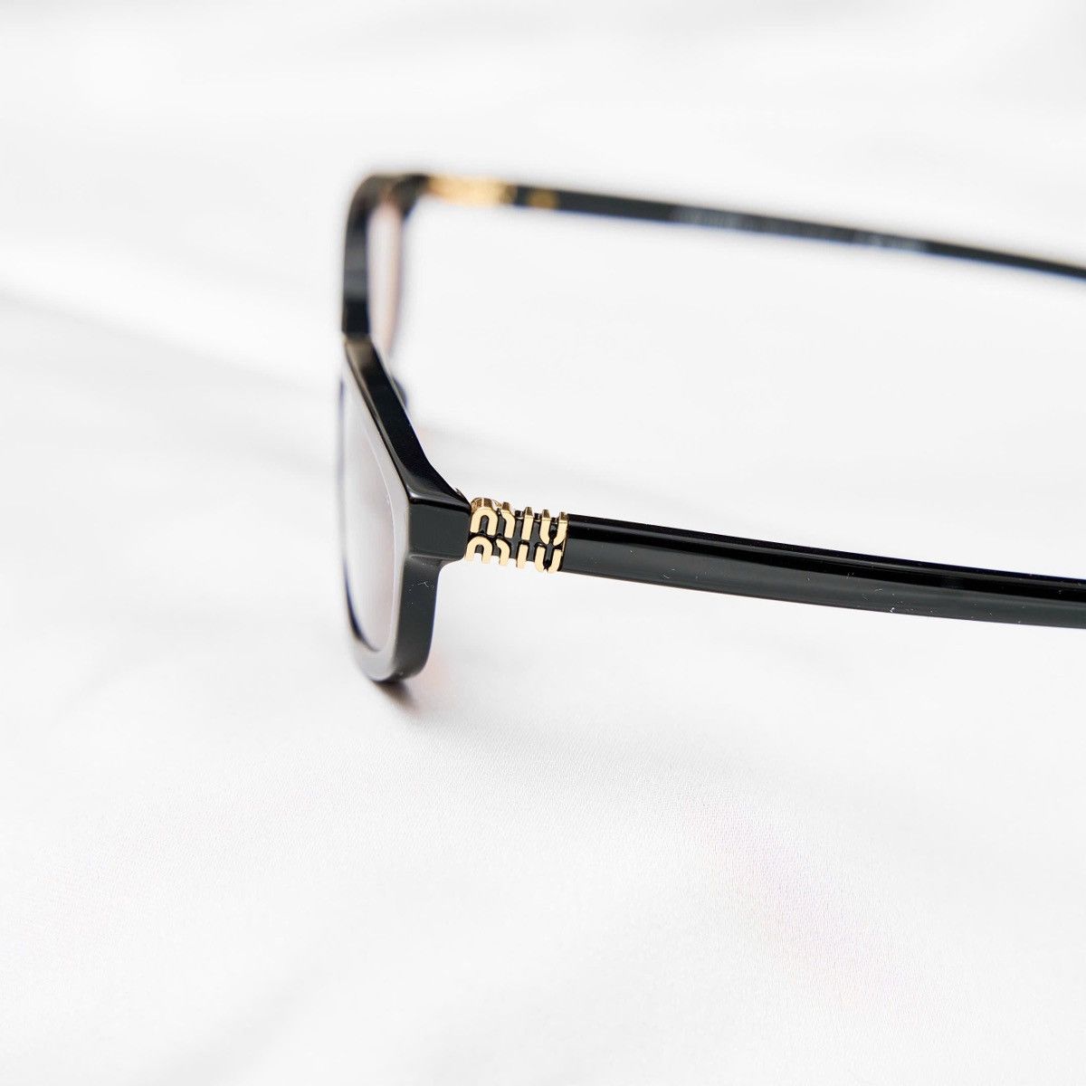 MIU MIU 0MU A06S 16K10I SUNGLASSES