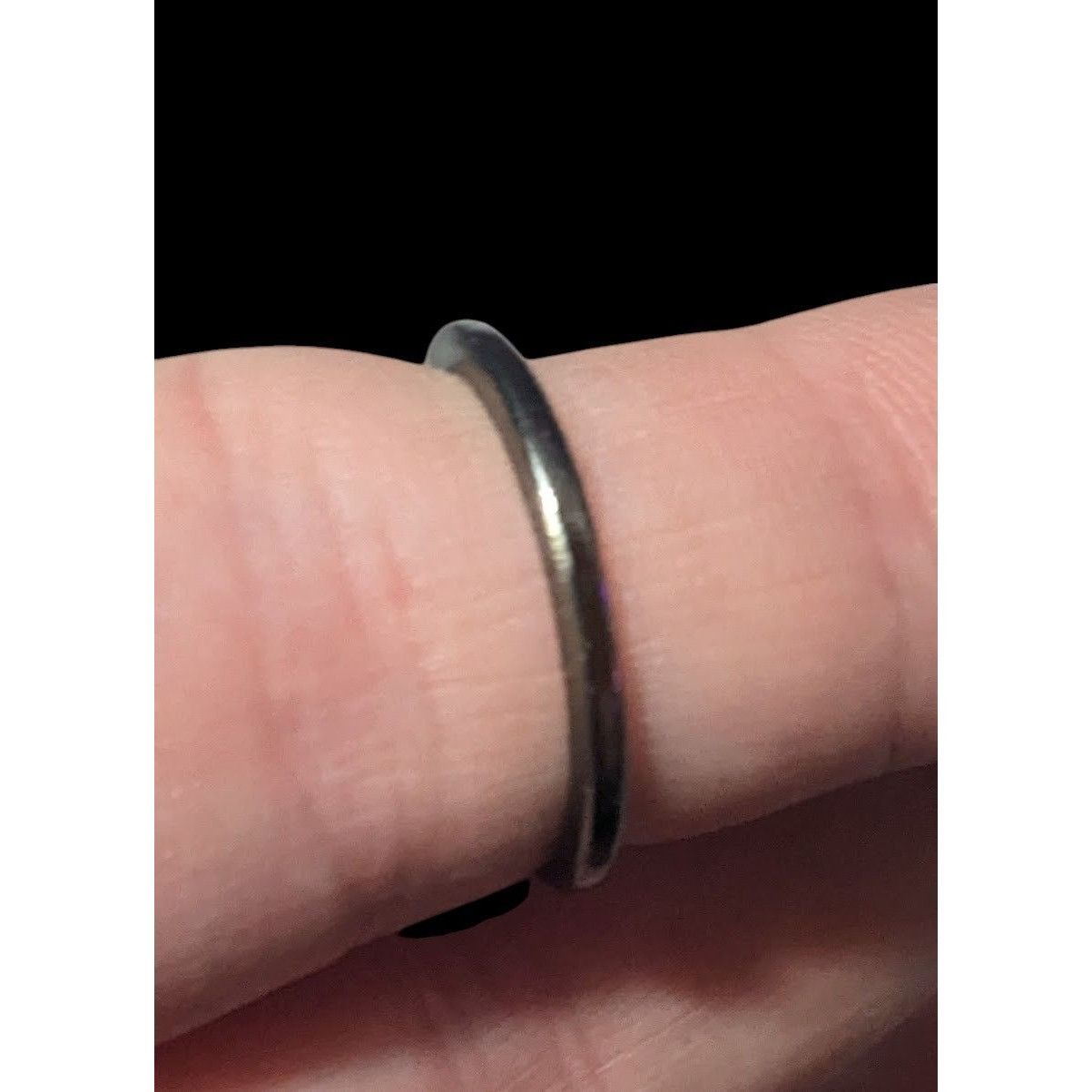 Other Minimalist Slight Chevron Silver Gunmetal Tone Ring Size 6 Size ONE SIZE - 6 Thumbnail
