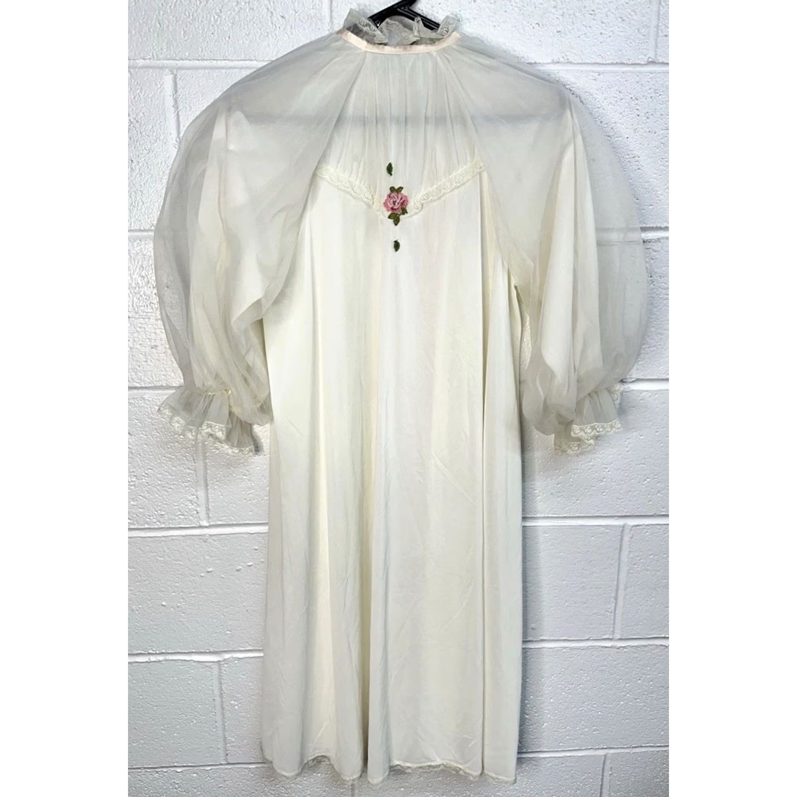 Vintage VINTAGE 1960s Sheer Nylon Peignoir Robe Topper Ivory Pink Rose Embroidered Lace Trim Size ONE SIZE - 5 Thumbnail