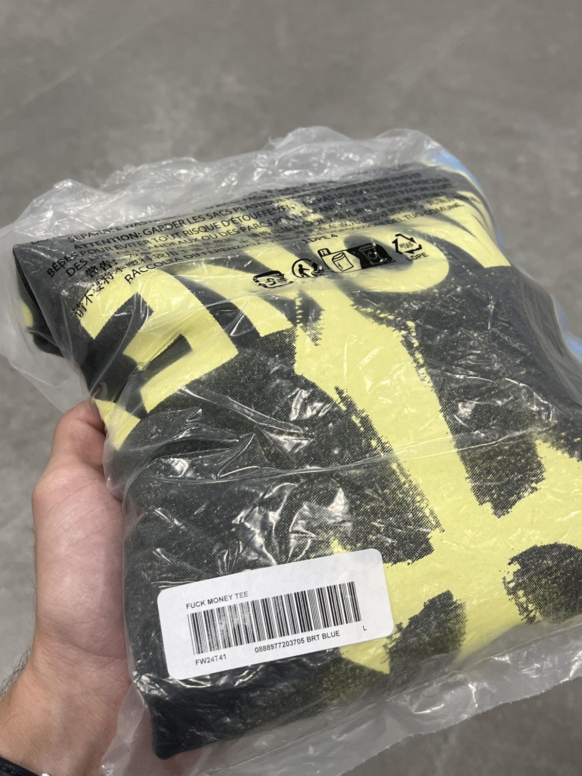 Supreme Supreme F*CK Money Tee New L Size US L / EU 52-54 / 3 - 4 Thumbnail