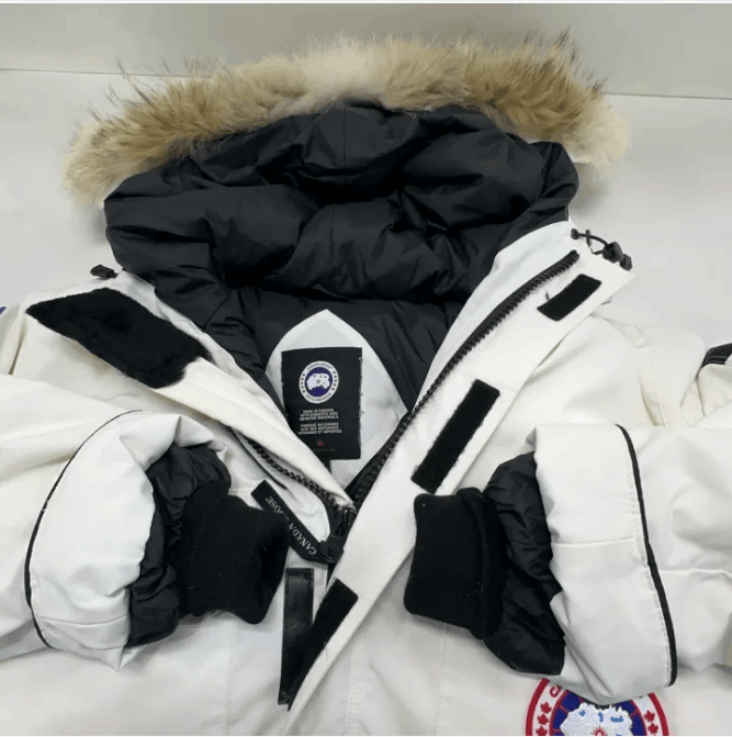 Canada Goose Canada Goose White Expedition Parka Size US L / EU 52-54 / 3 - 6 Thumbnail