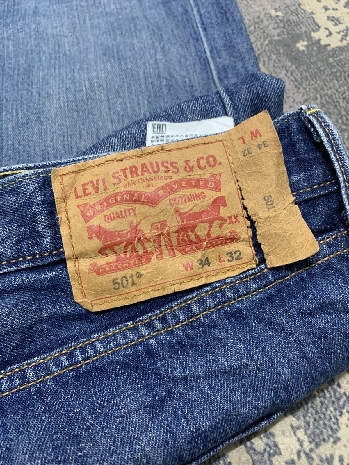 Levi's Vintage Levi's 501 Blue Wash Jeans Size US 35 - 11 Thumbnail