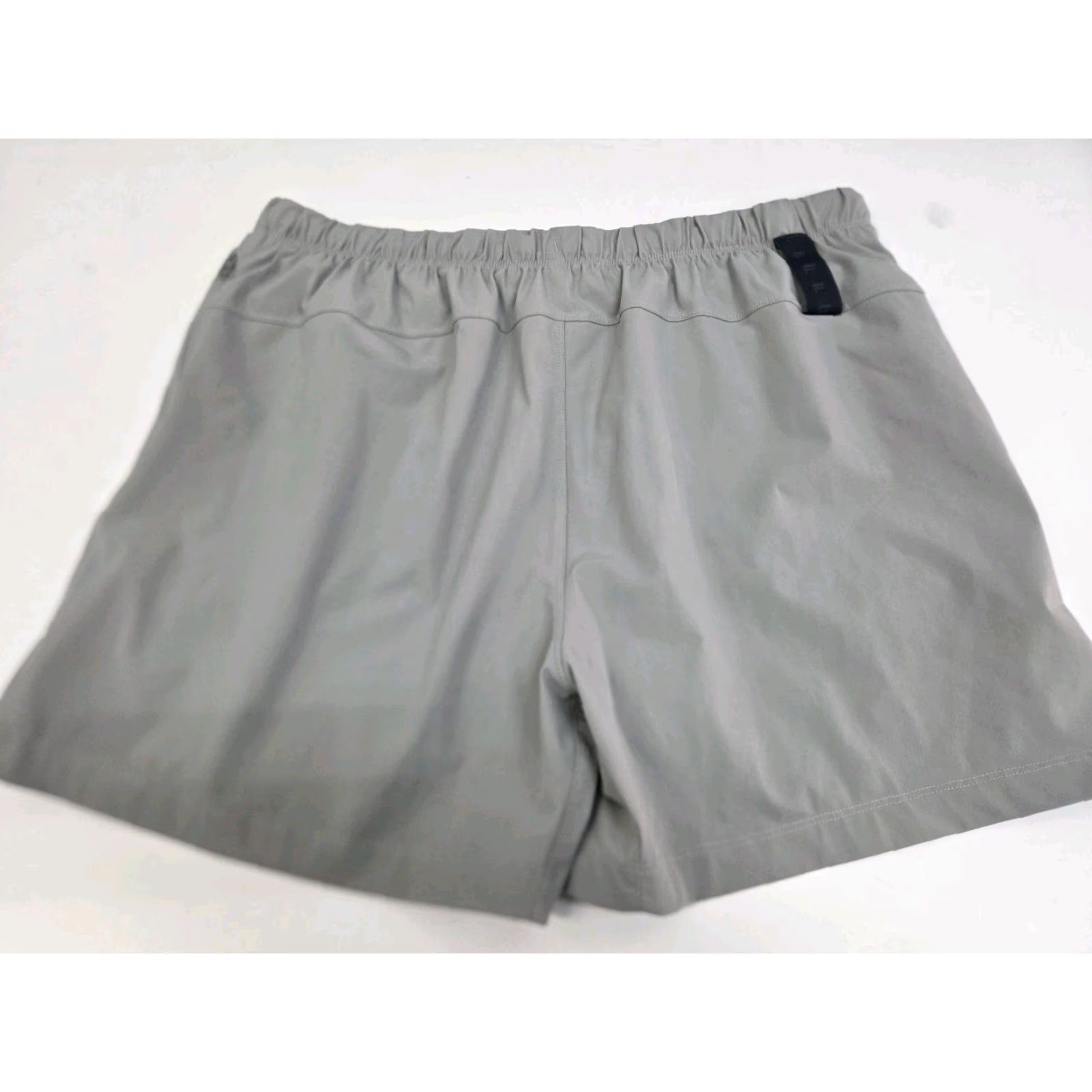 Fabletics Fabletics Mens Training Shorts Front Zip Pocket Drawstring Liner Light Grey 34 Athletic Shirt Short - Mens Size US 33 - 2 Thumbnail