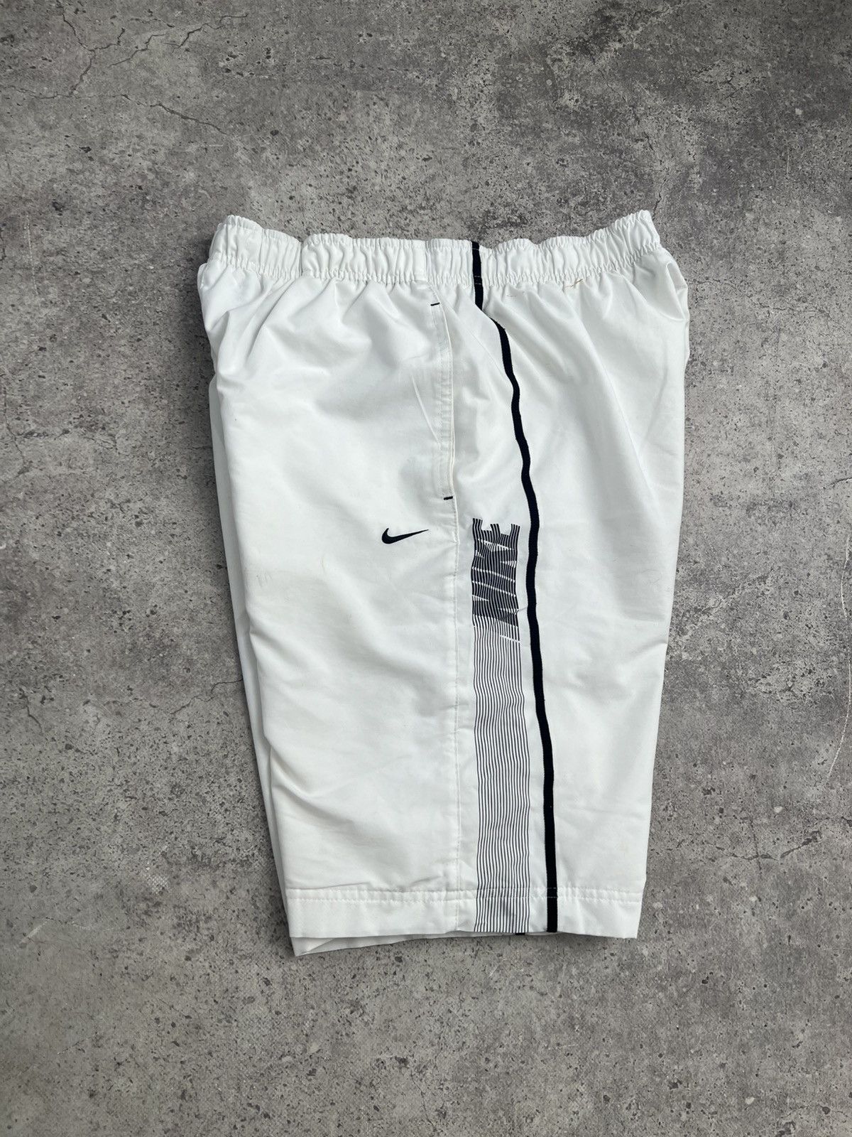 Nike Vintage Nike nylon short Size:L Size US 34 / EU 50 - 2 Thumbnail