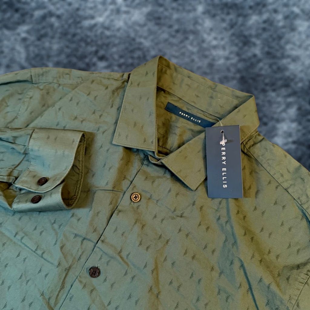 Perry Ellis Perry Ellis Untucked Shirt Button-Up Mens XL Green Geometric Textured Shortlisted Untucked Length Casual Business Casual NWT Size US XL / EU 56 / 4 - 1 Thumbnail