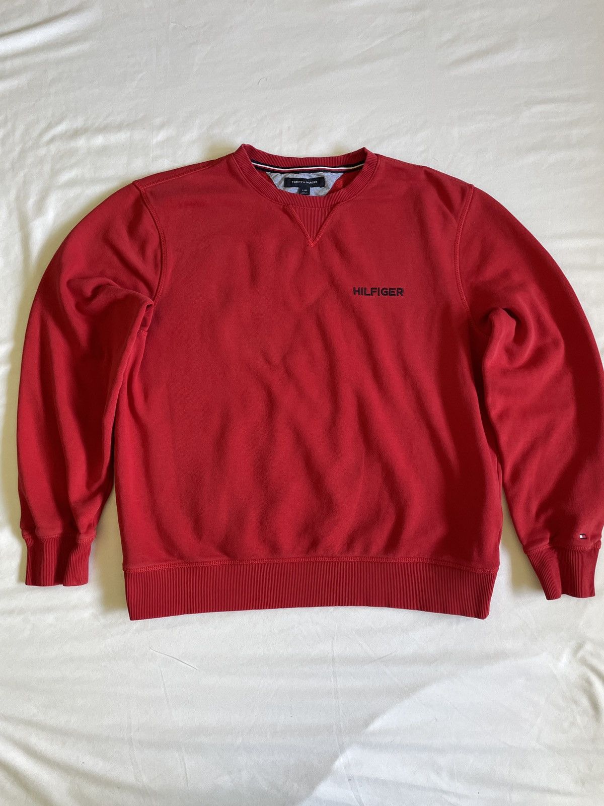 Tommy Hilfiger Vintage Tommy Hilfiger Red Crew Neck Pullover – Men’s Large Size US L / EU 52-54 / 3 - 1 Thumbnail