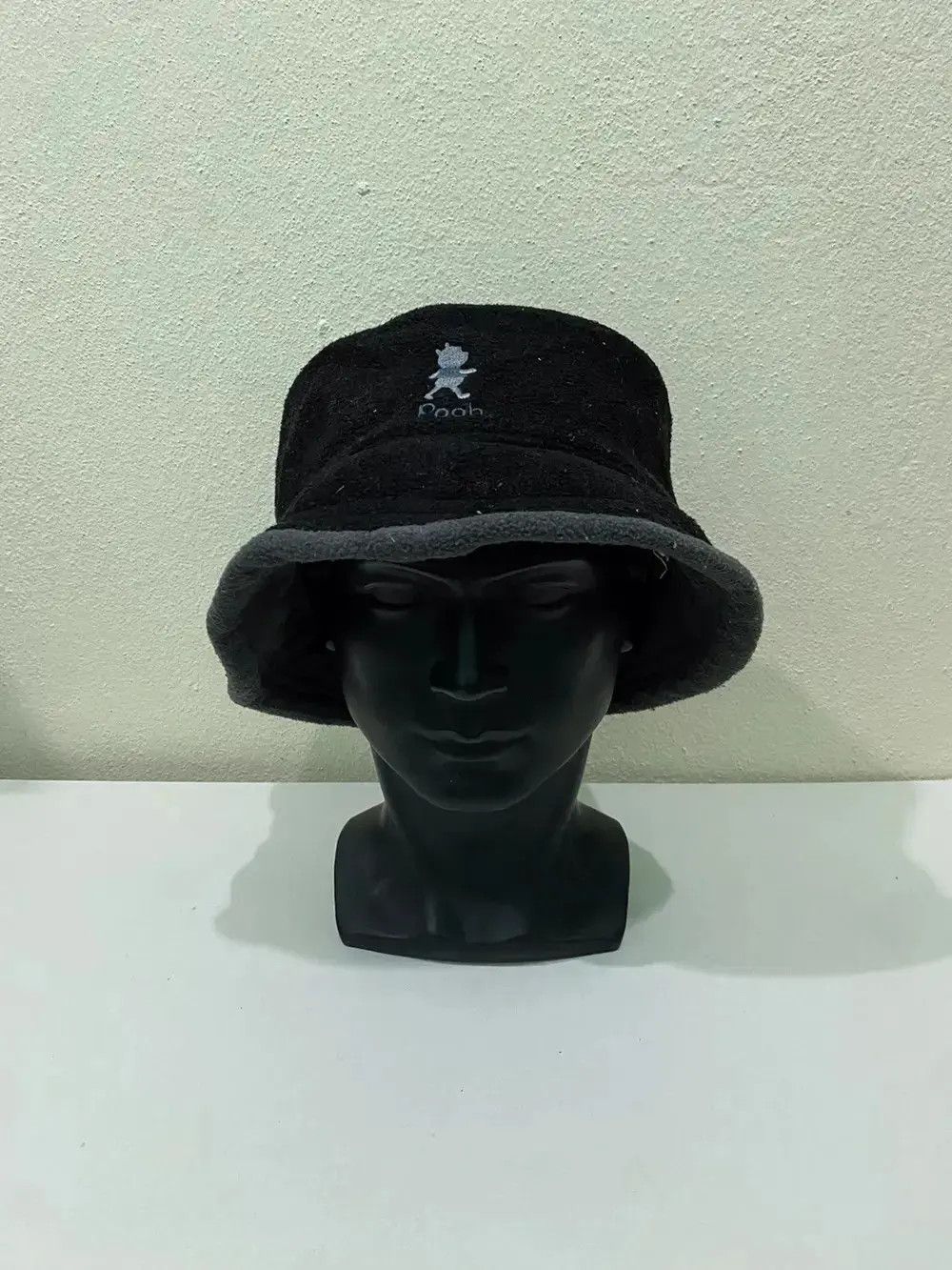 Cartoon Network × Disney × Vintage Disney The Pooh Small Logo Bucket Hat Size ONE SIZE - 2 Thumbnail