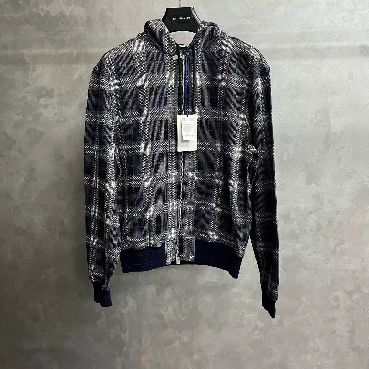 Burberry Burberry Plaid Blue T-Shirt M Women Size M / US 6-8 / IT 42-44 - 1 Thumbnail