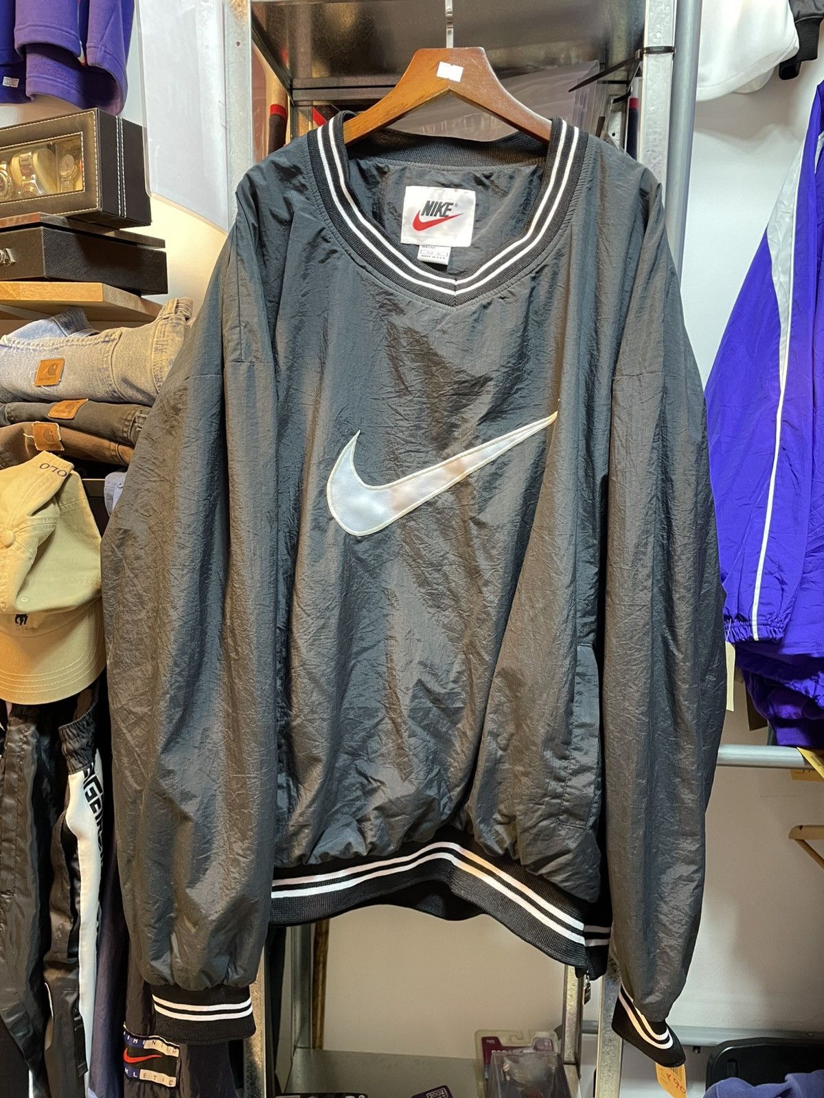 Nike Vintage Nike Bog Logo V-Neck Windbreaker Size US XL / EU 56 / 4 - 1 Thumbnail
