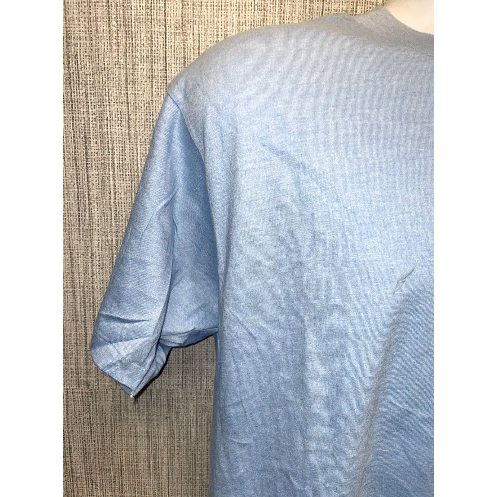 Hanes VINTAGE Hanes T-Shirt Shirt Men XL Light Blue Cotton Blend Blue 2000s Mens Size US XL / EU 56 / 4 - 5 Thumbnail
