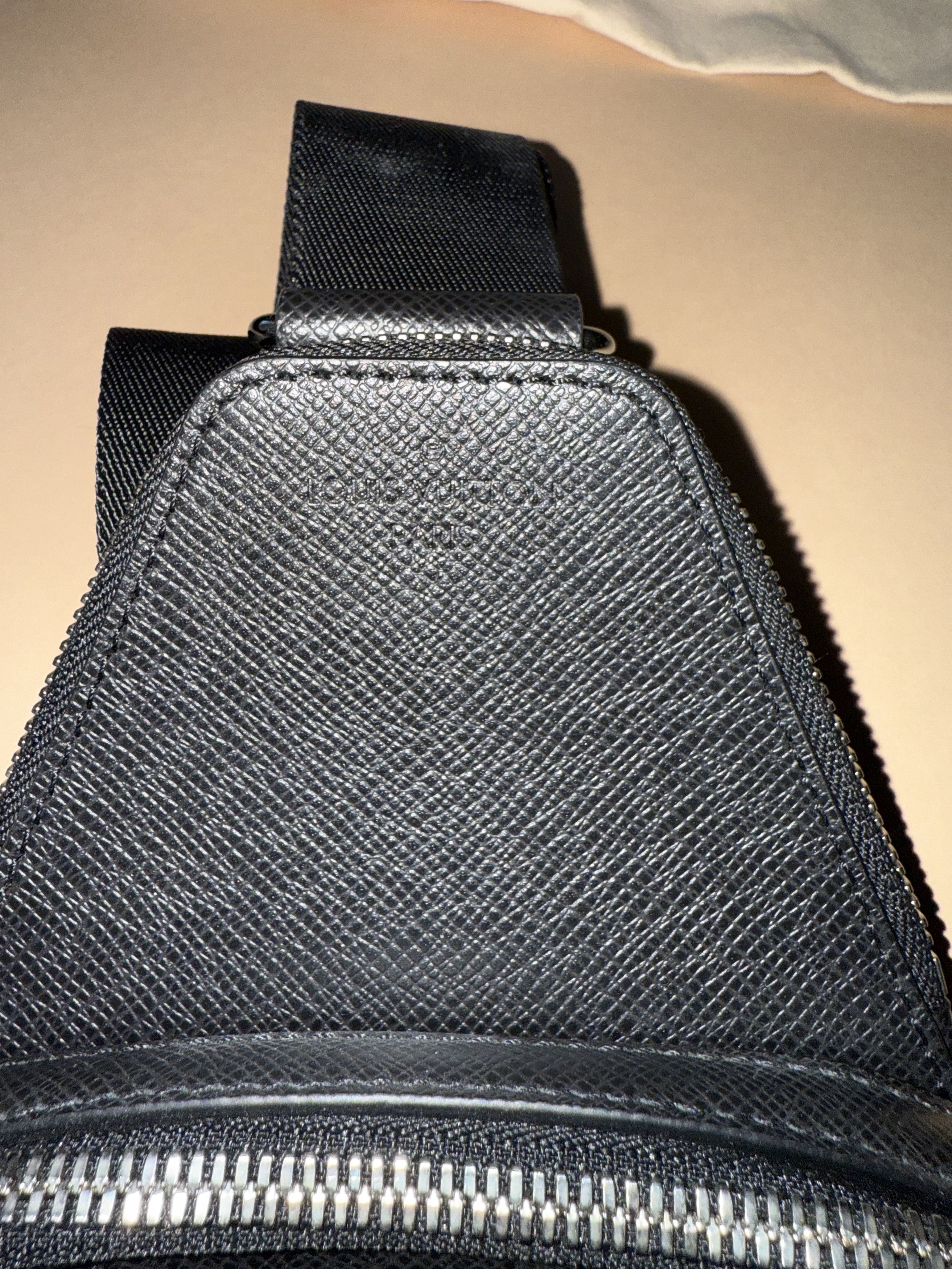 Louis Vuitton Avenue Slingbag Taiga Leather Size ONE SIZE - 12 Thumbnail