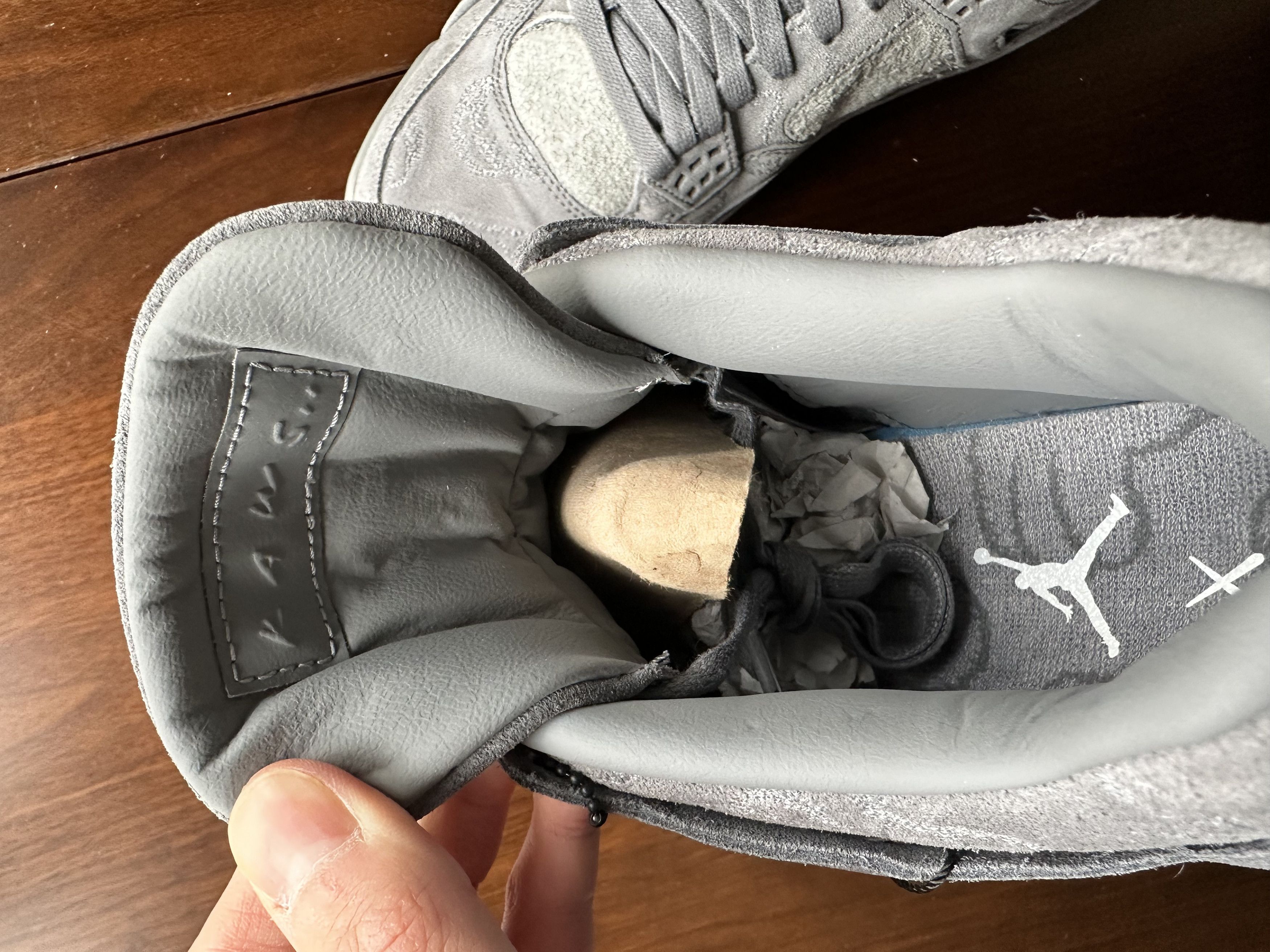 Jordan Brand JORDAN 4 RETRO KAWS Size US 11 / EU 44 - 11 Thumbnail
