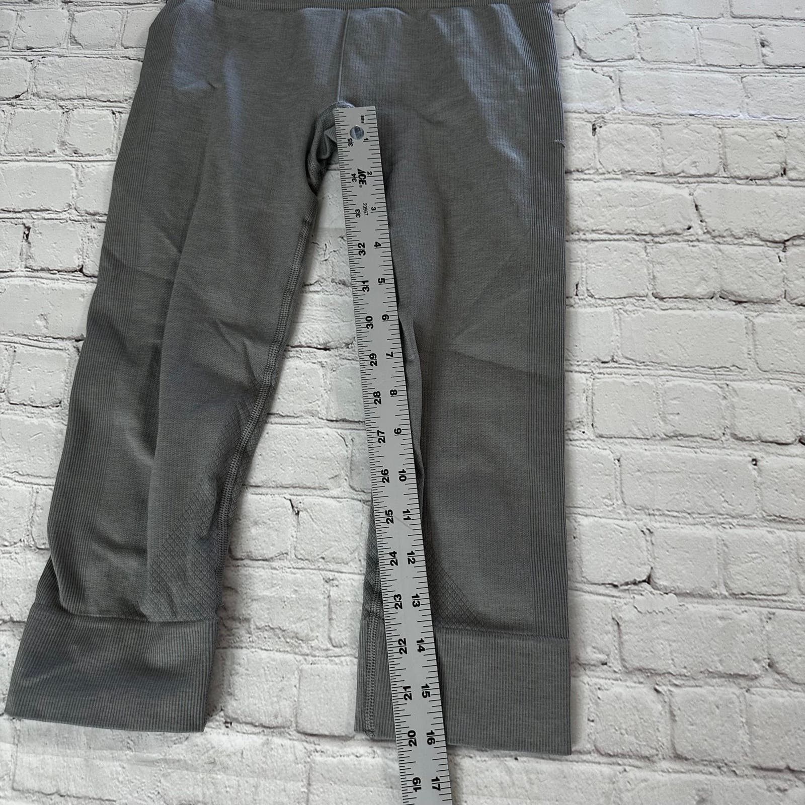 Lululemon lululemon leggings size 4 Size 27" / US 4 / IT 40 - 2 Thumbnail