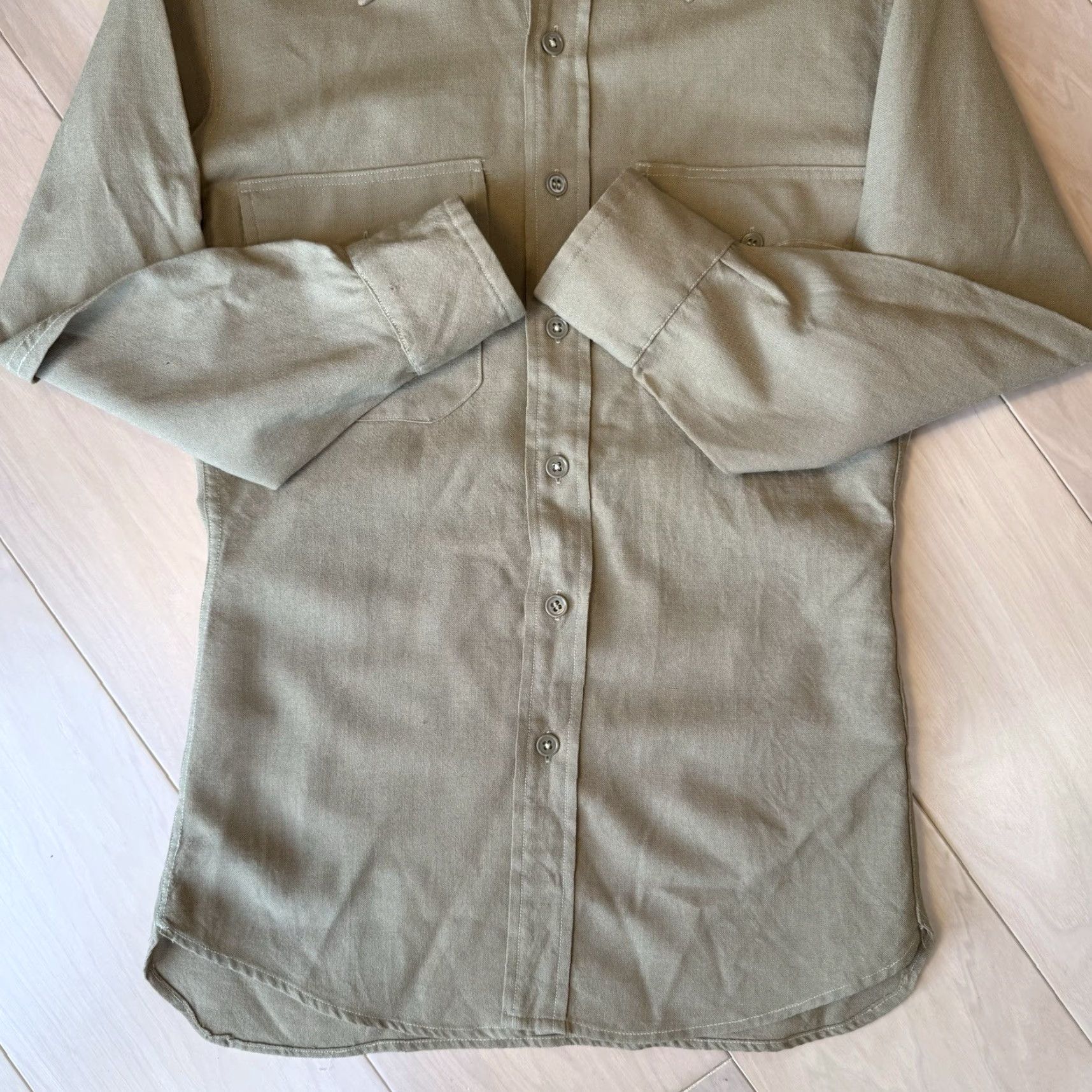 Vintage VINTAGE Military Wool Shirt M Khaki 60s Button Up Winter Chinstrap Mens Regular M Wool Solider 60s 70s Pendleton Board Shirt Size US M / EU 48-50 / 2 - 6 Thumbnail