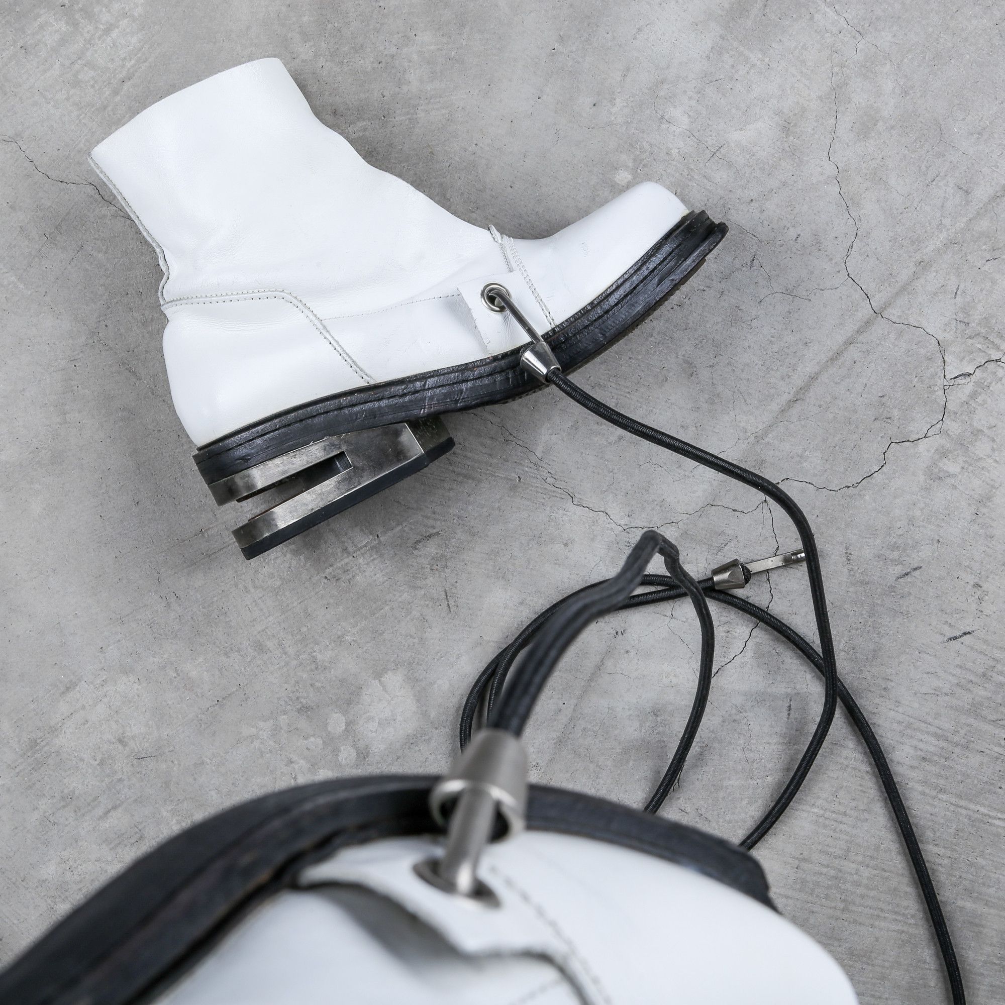 Dirk Bikkembergs Dirk Bikkembergs White Steel Cut Heel Bungee Boots Size 41 Size US 9.5 / EU 42-43 - 7 Thumbnail