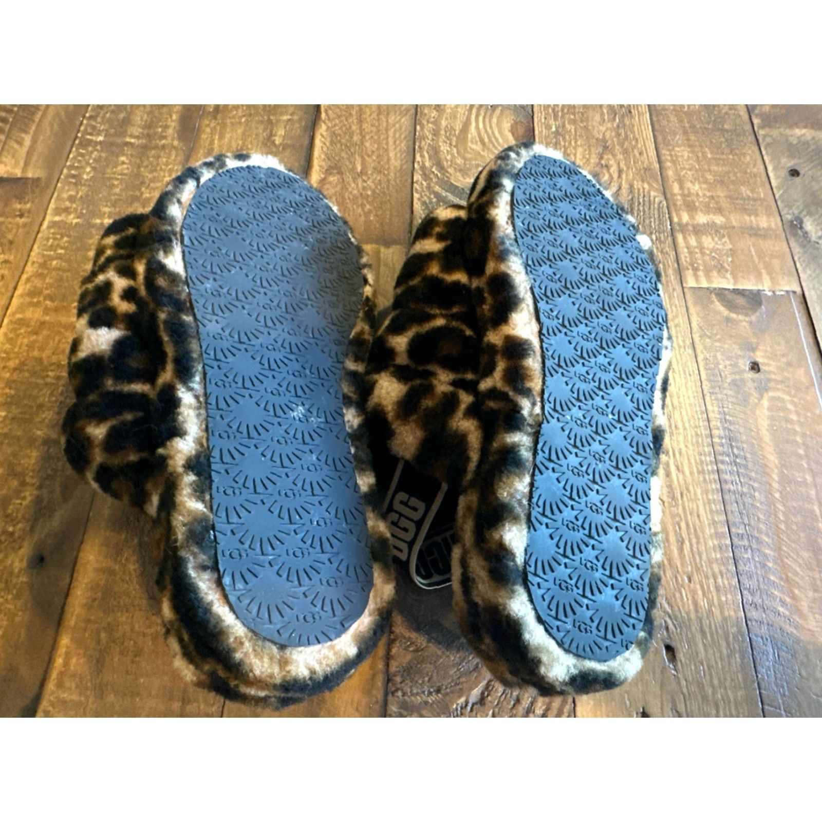 Ugg VINTAGE UGG Slipper Women Leopard Fluff Yeah Animal Print Slipper 6 Brown Sheepskin Wool Rubber Comfort Cushioned Slip On Slides Size US 6 / IT 36 - 6 Thumbnail