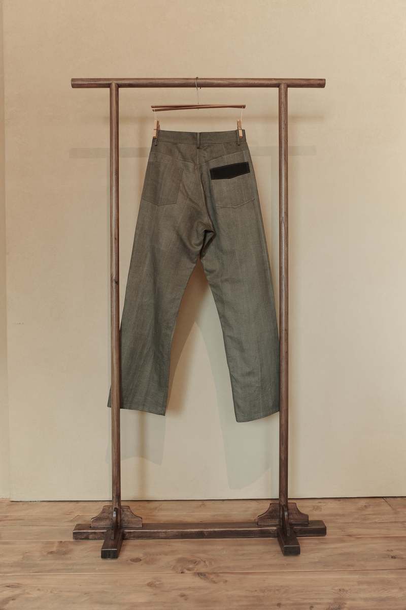 Aviva Jifei Xue Aviva Jifei Xue Khaki Uneven Ink 5 Pocket Jeans Size US 32 / EU 48 - 2 Thumbnail