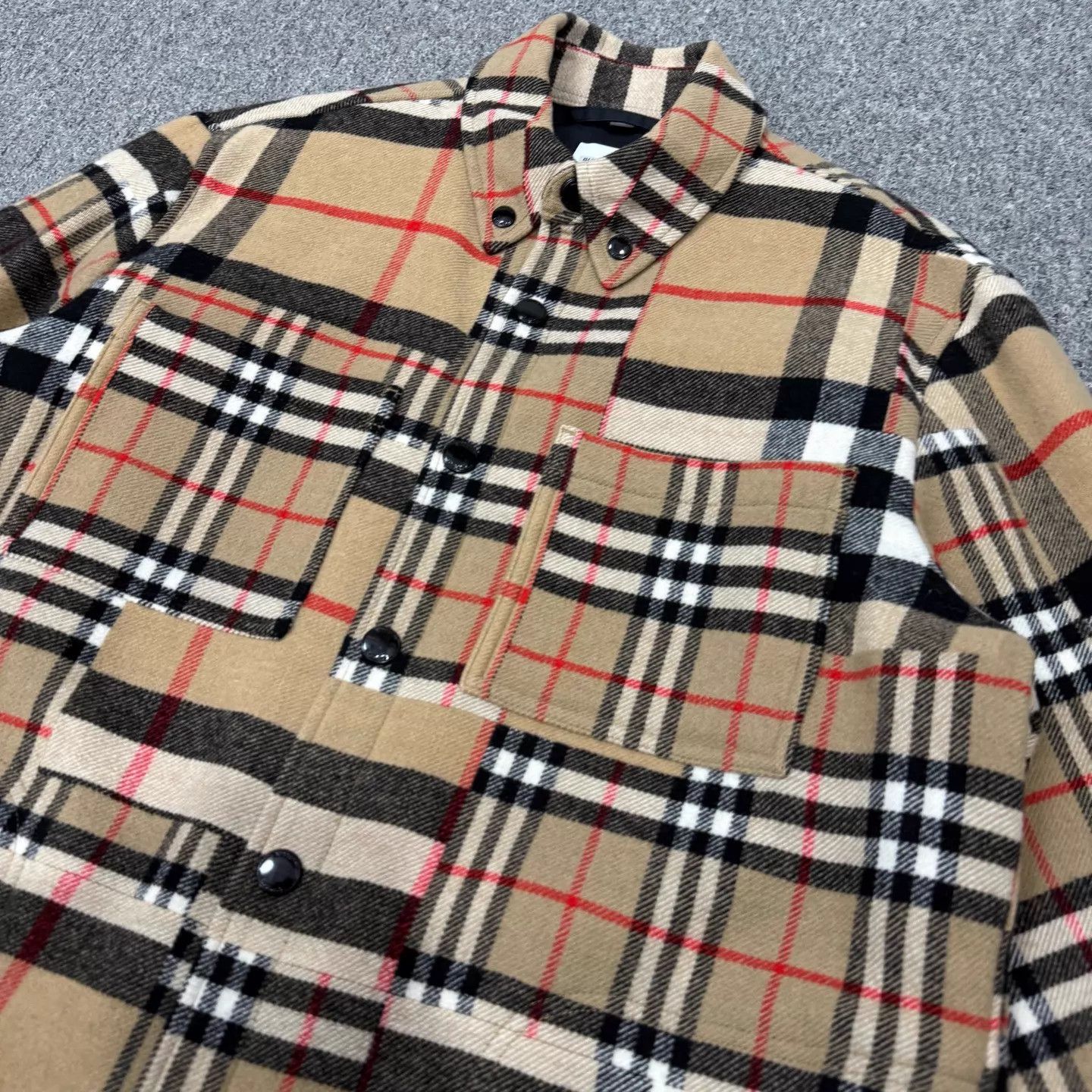 Burberry Burberry classic check colorblock wool jacket M 99 new Size US M / EU 48-50 / 2 - 3 Thumbnail