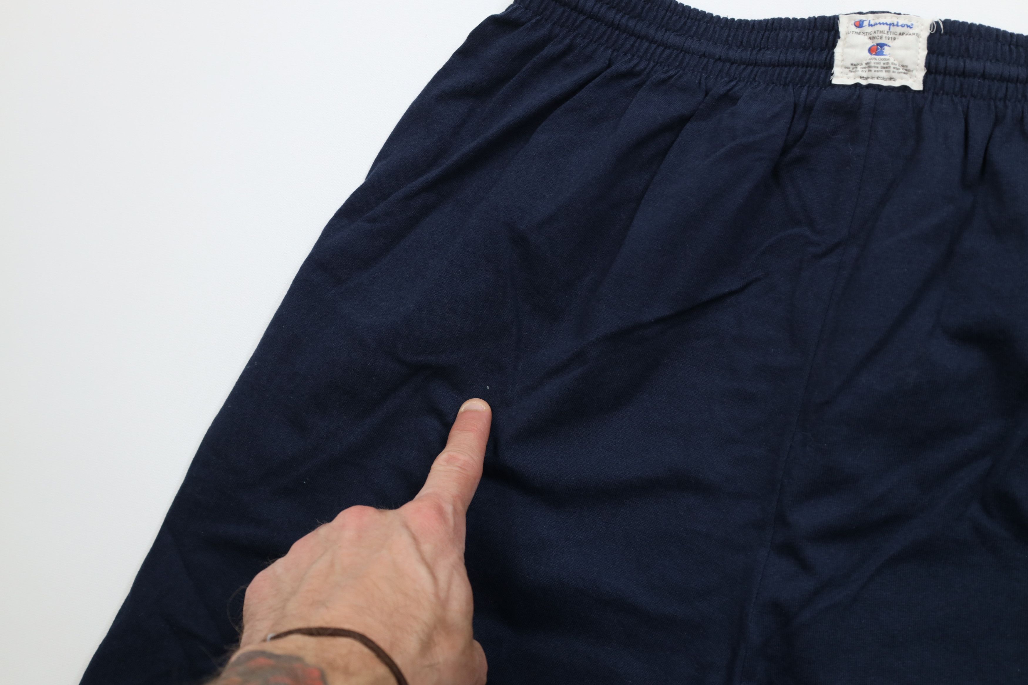 Champion Vintage 90s Y2K Champion of New Hampshire Shorts UNH Blue Size US 32 / EU 48 - 13 Thumbnail