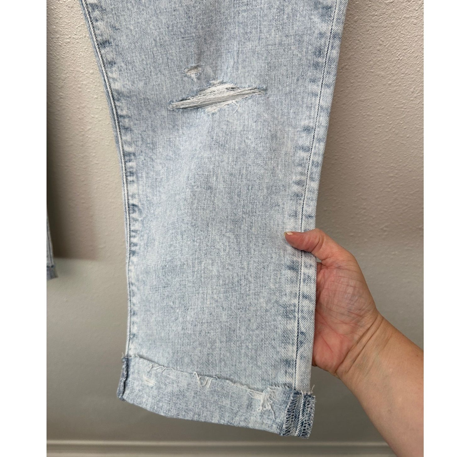 Gap NWT GAP Girlfriend Mid Rise Jeans Gray Acid Wash 31 Raw Hem Size 31" - 3 Thumbnail