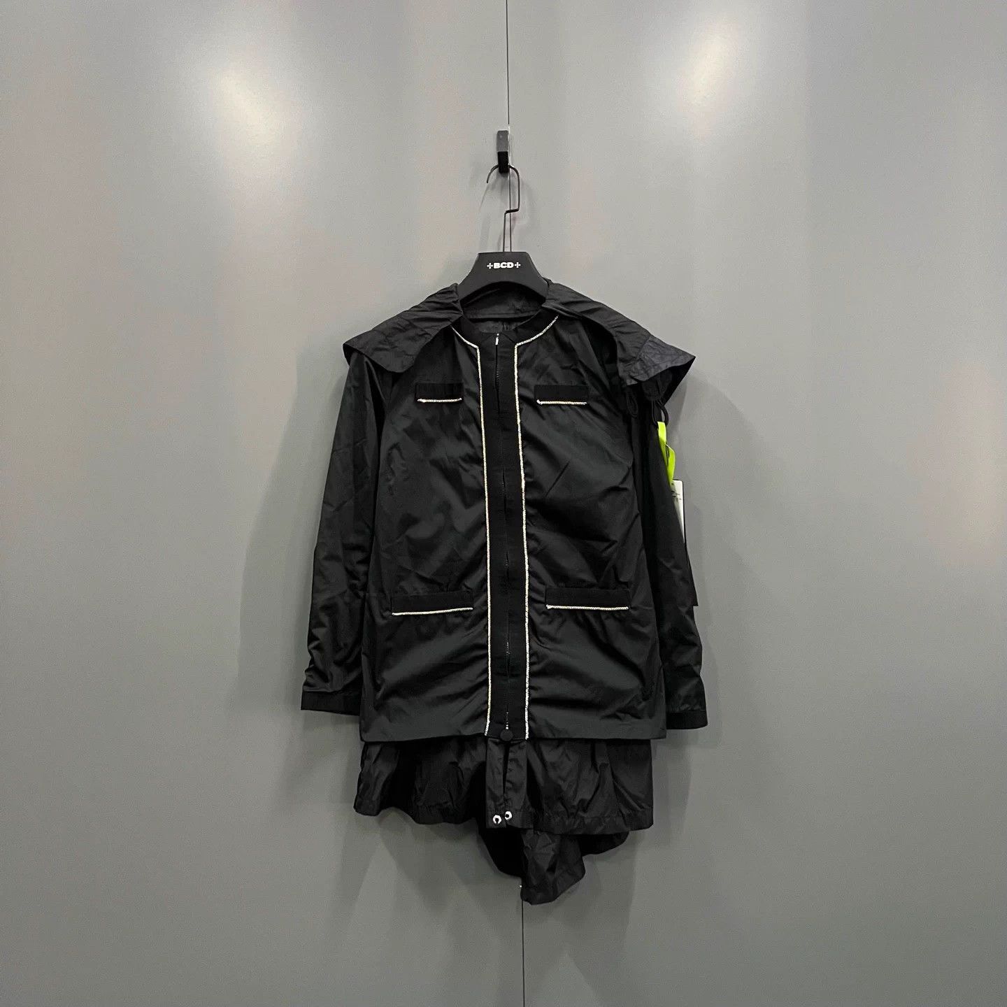 Moncler Moncler black hooded jacket Size 0 Mint no acc Size XS / US 0-2 / IT 36-38 - 1 Thumbnail