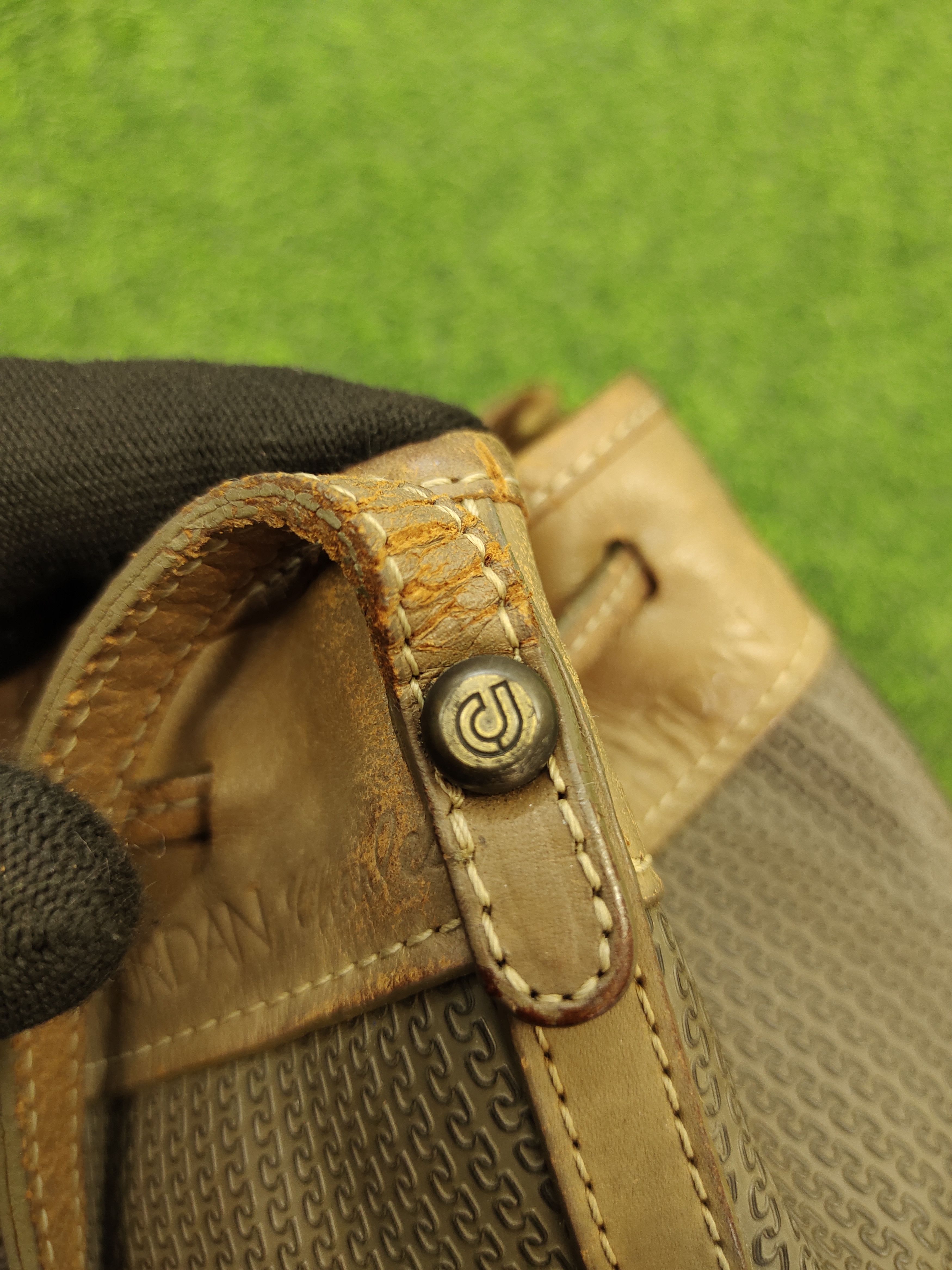 Charles Jourdan Vintage Charles Jourdan Patina Leather Bucket Mini Bag Size ONE SIZE - 12 Thumbnail