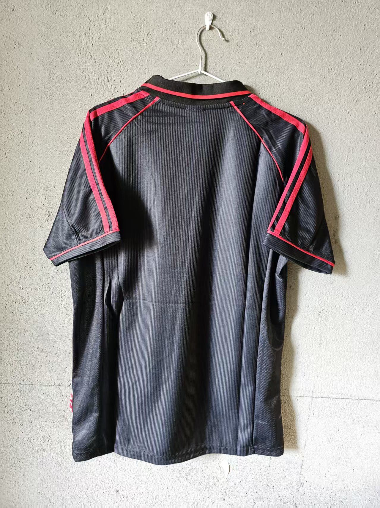Other 1998 1999 AC Milan Jersey Black Size US L / EU 52-54 / 3 - 5 Thumbnail