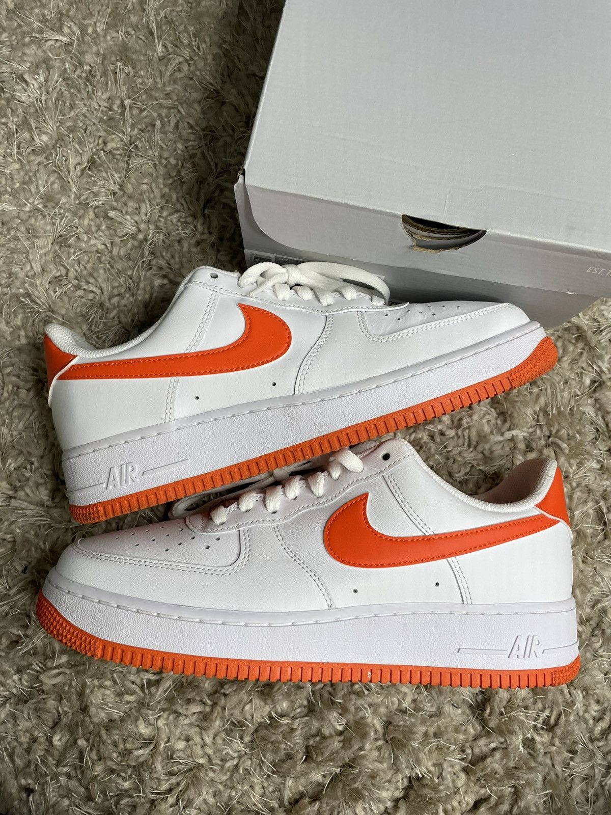 Nike Air Force 1 07 Safety Orange Size US 9 / EU 42 - 2 Thumbnail