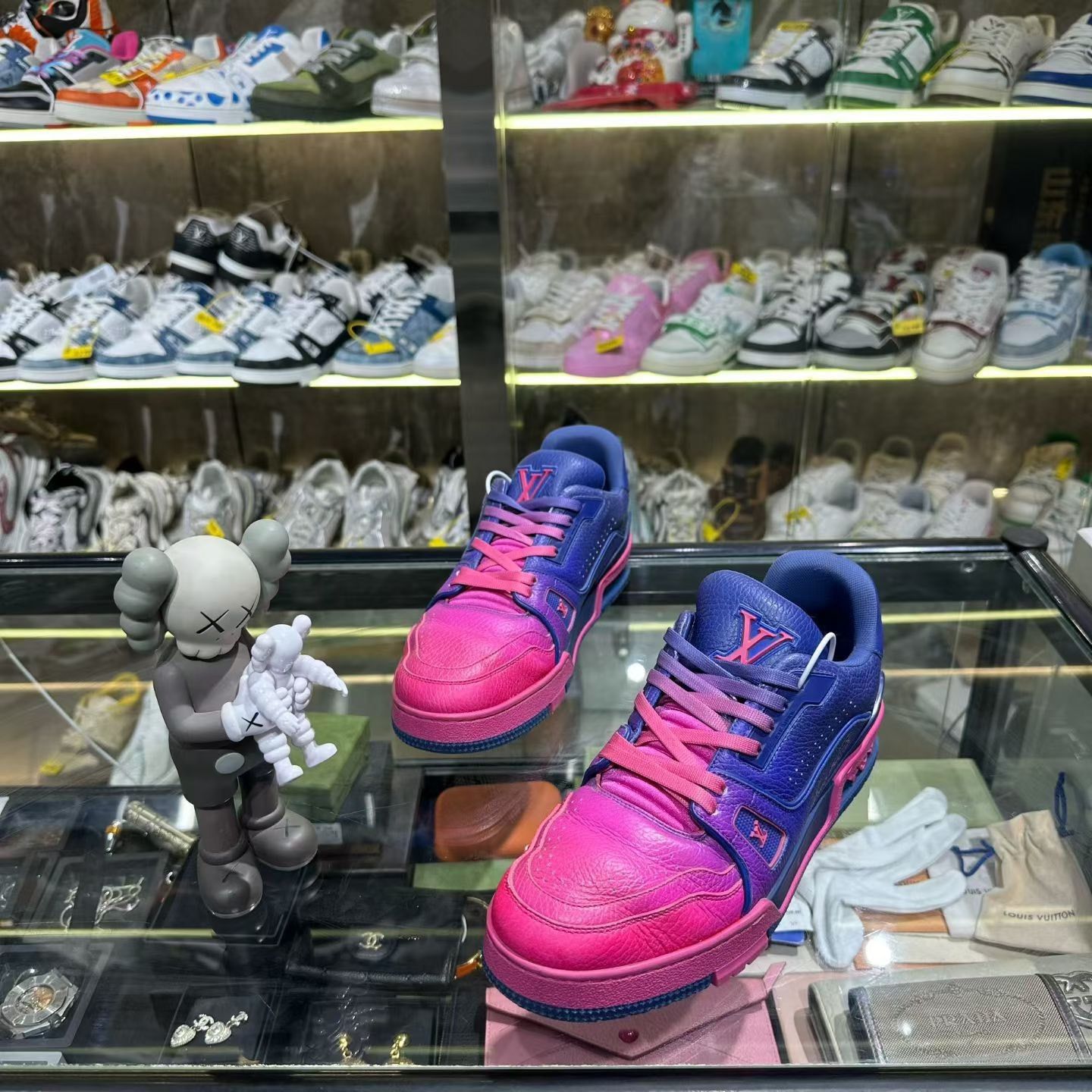 Louis Vuitton Louis Vuitton Training Multi Lowtop Sneakers 7 Men Size US 7 / EU 40 - 1 Thumbnail